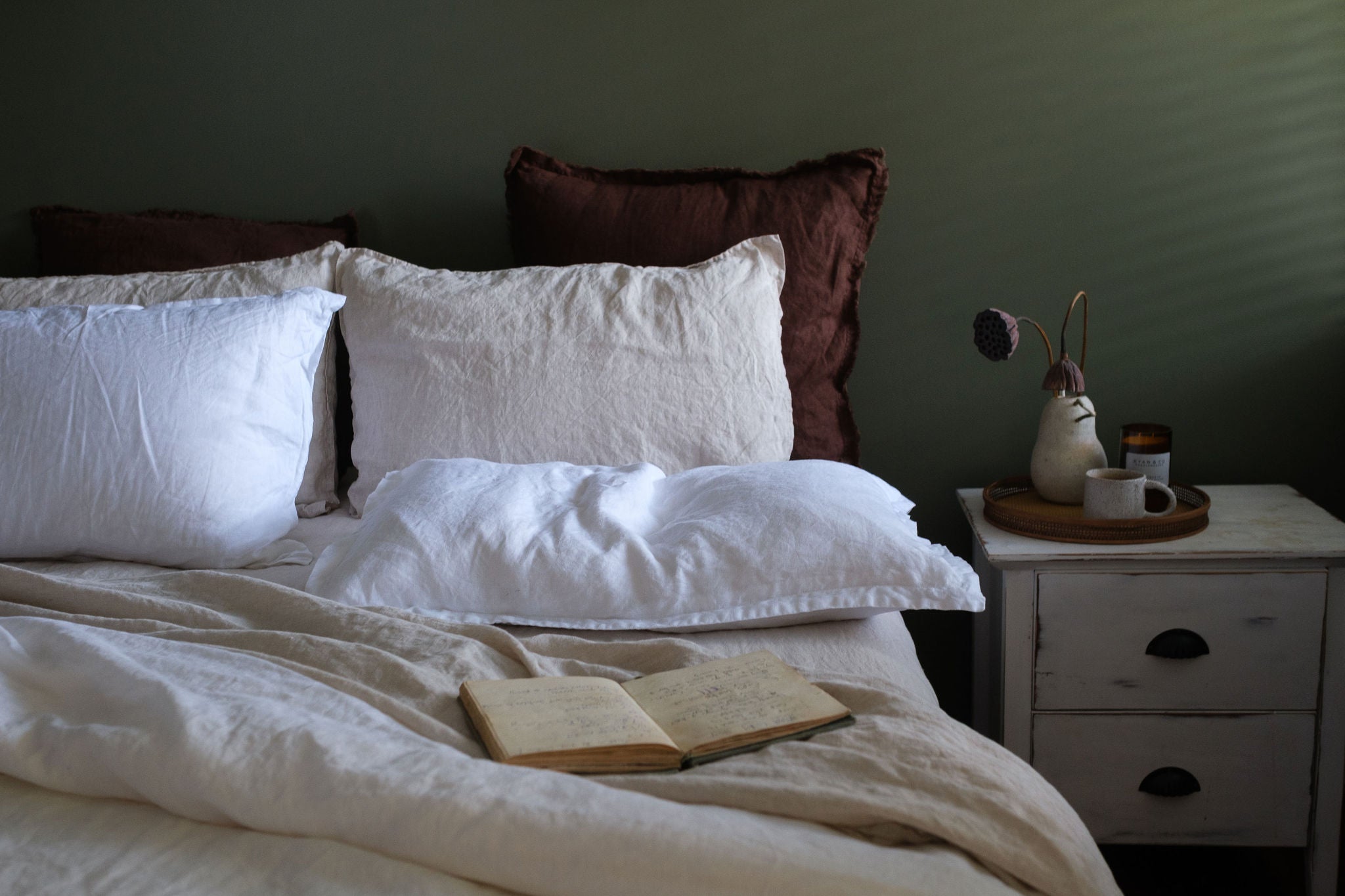 LINEN BEDDING