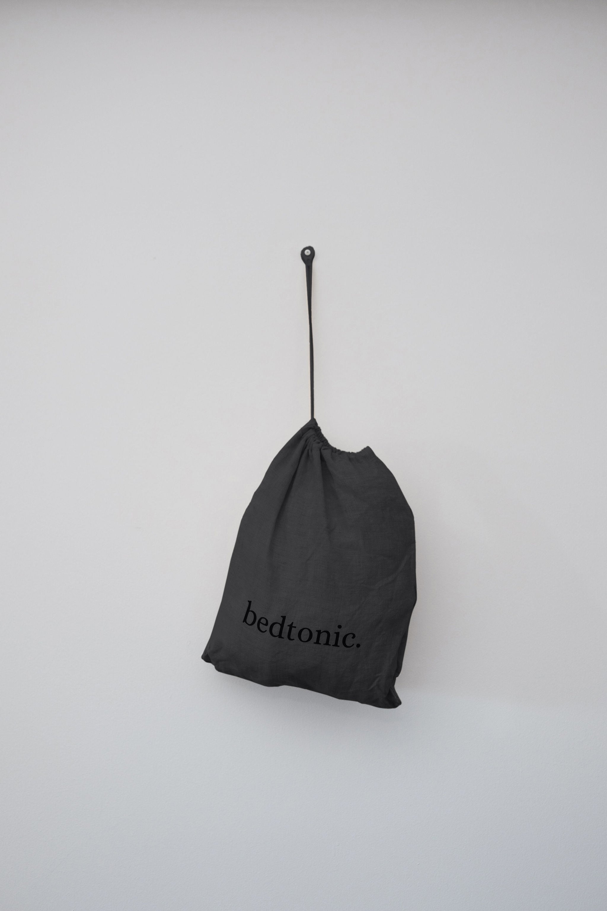 LINEN SHEET SET WITH PILLOWCASES - DARK CHARCOAL