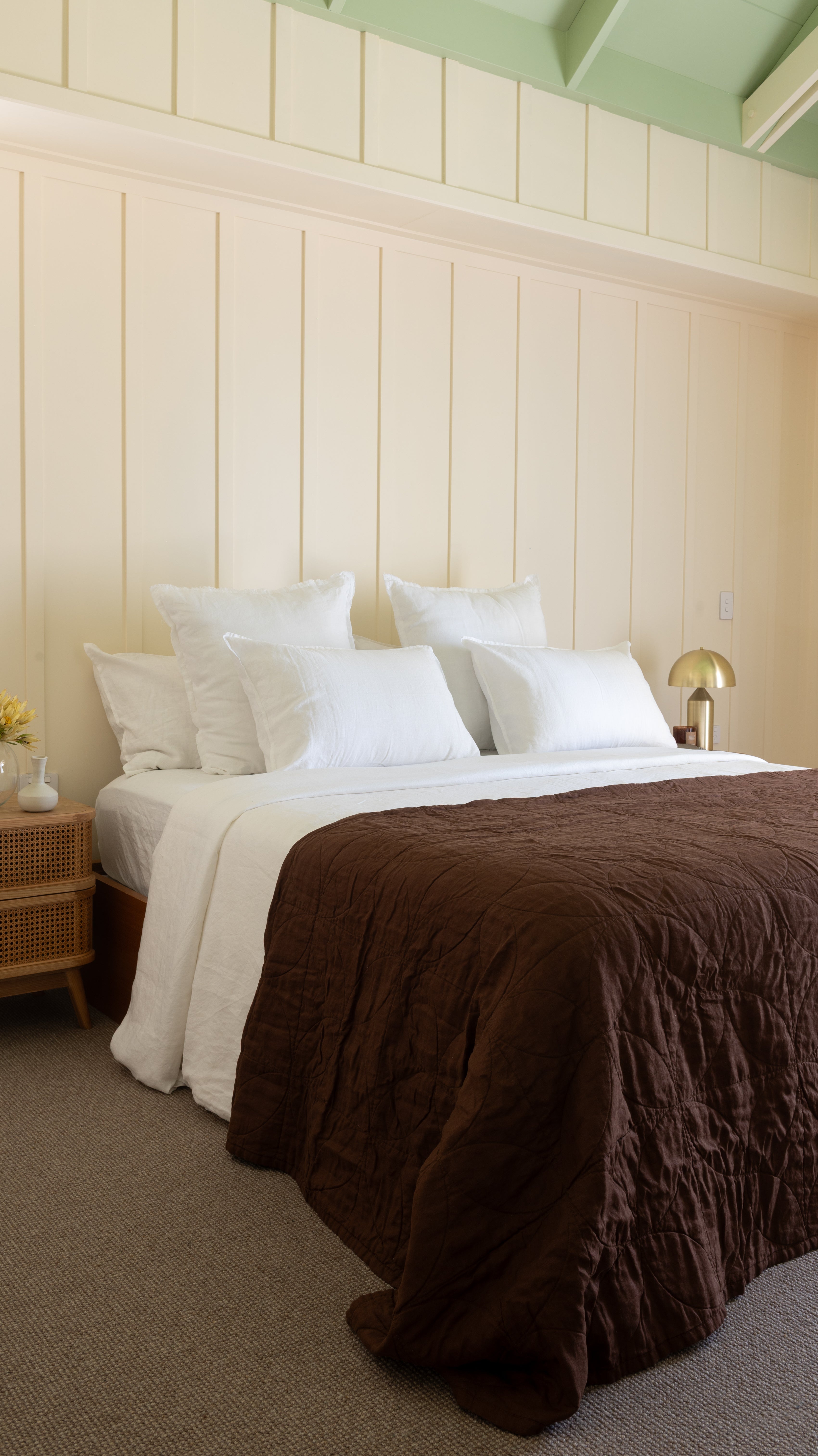 CIRCLE STITCHED FLAX LINEN BLANKET - COCOA