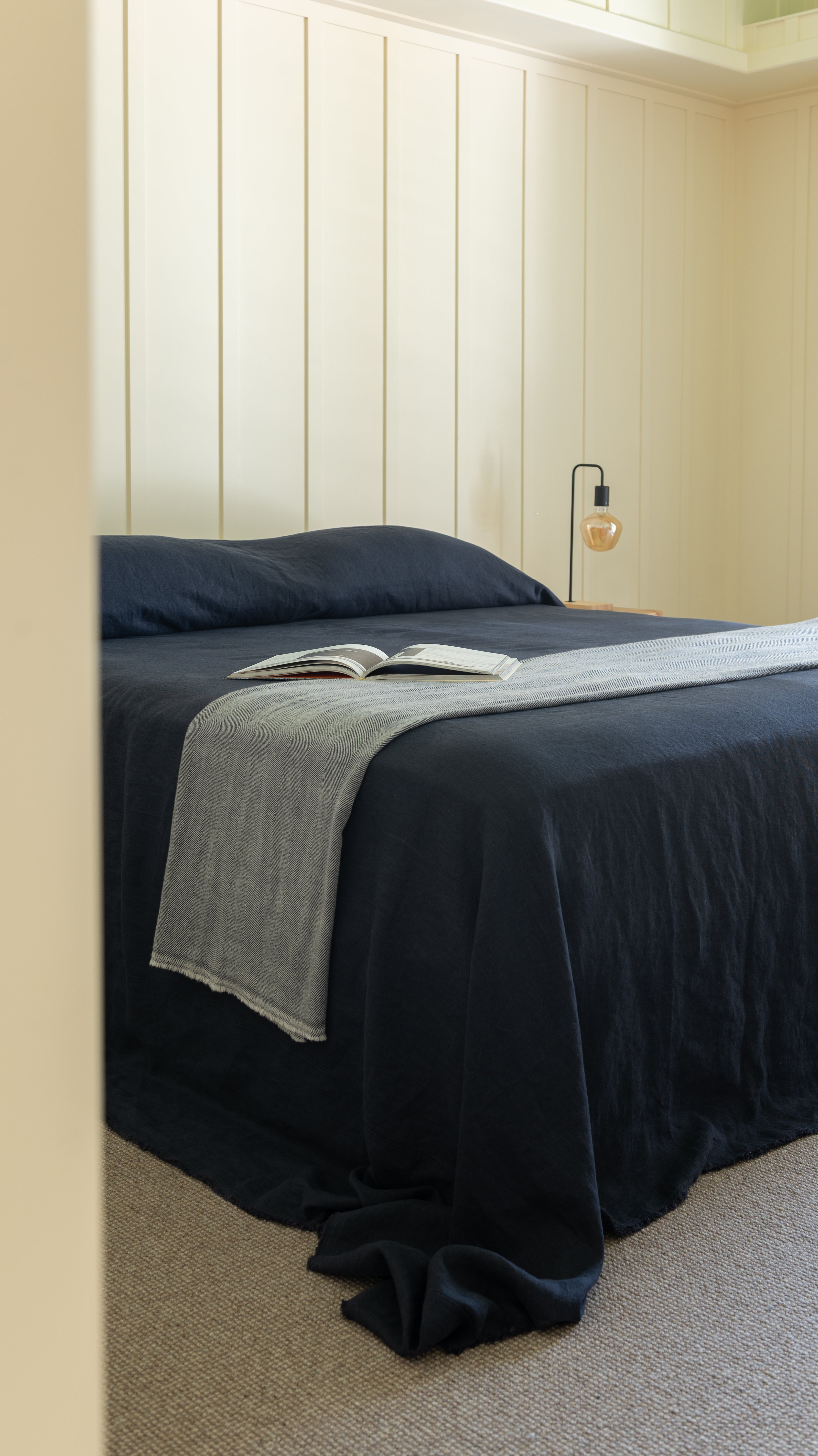 HEAVYWEIGHT OVERSIZED LINEN BED COVER - 345GSM