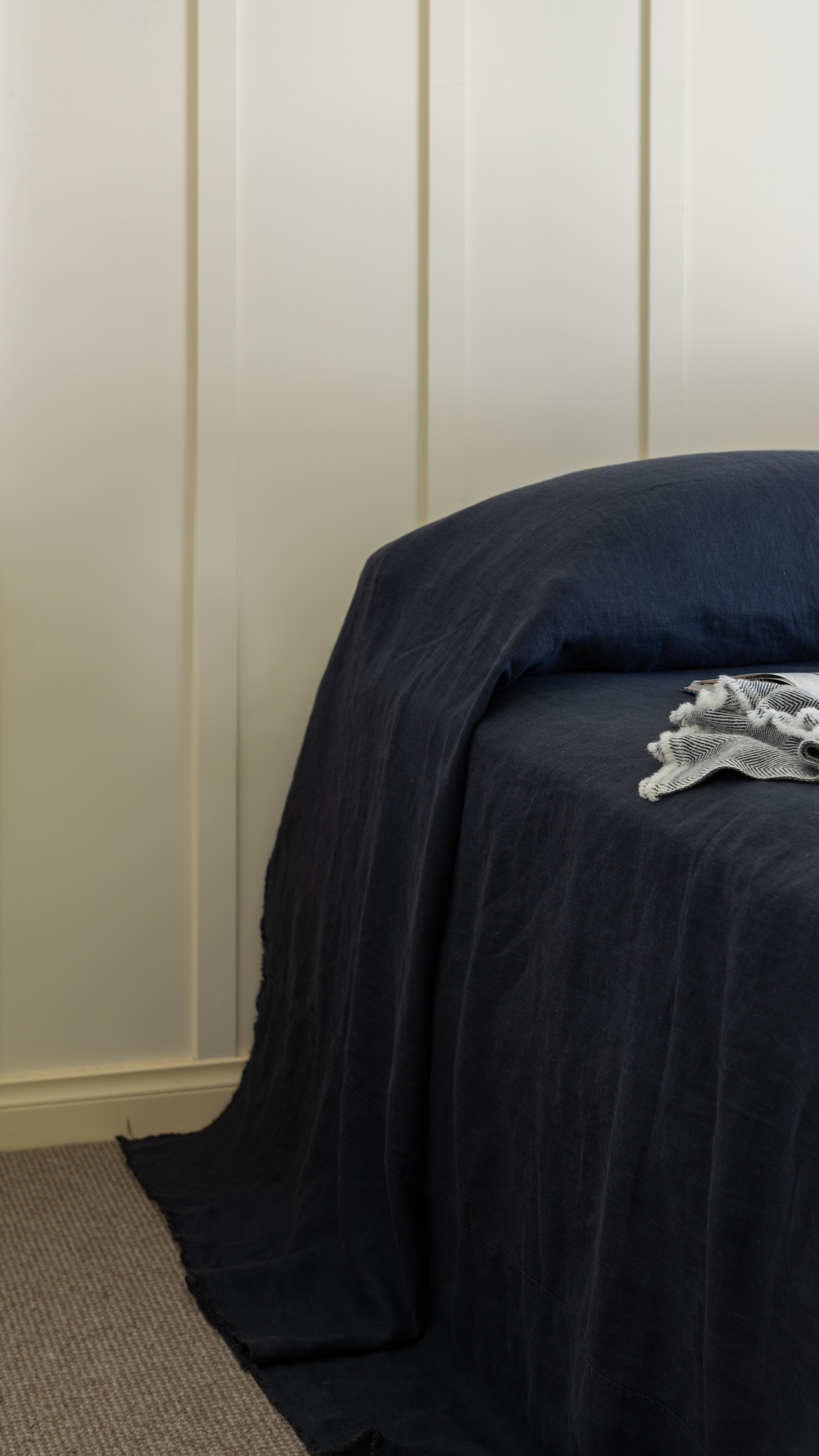 HEAVYWEIGHT OVERSIZED LINEN BED COVER - 345GSM