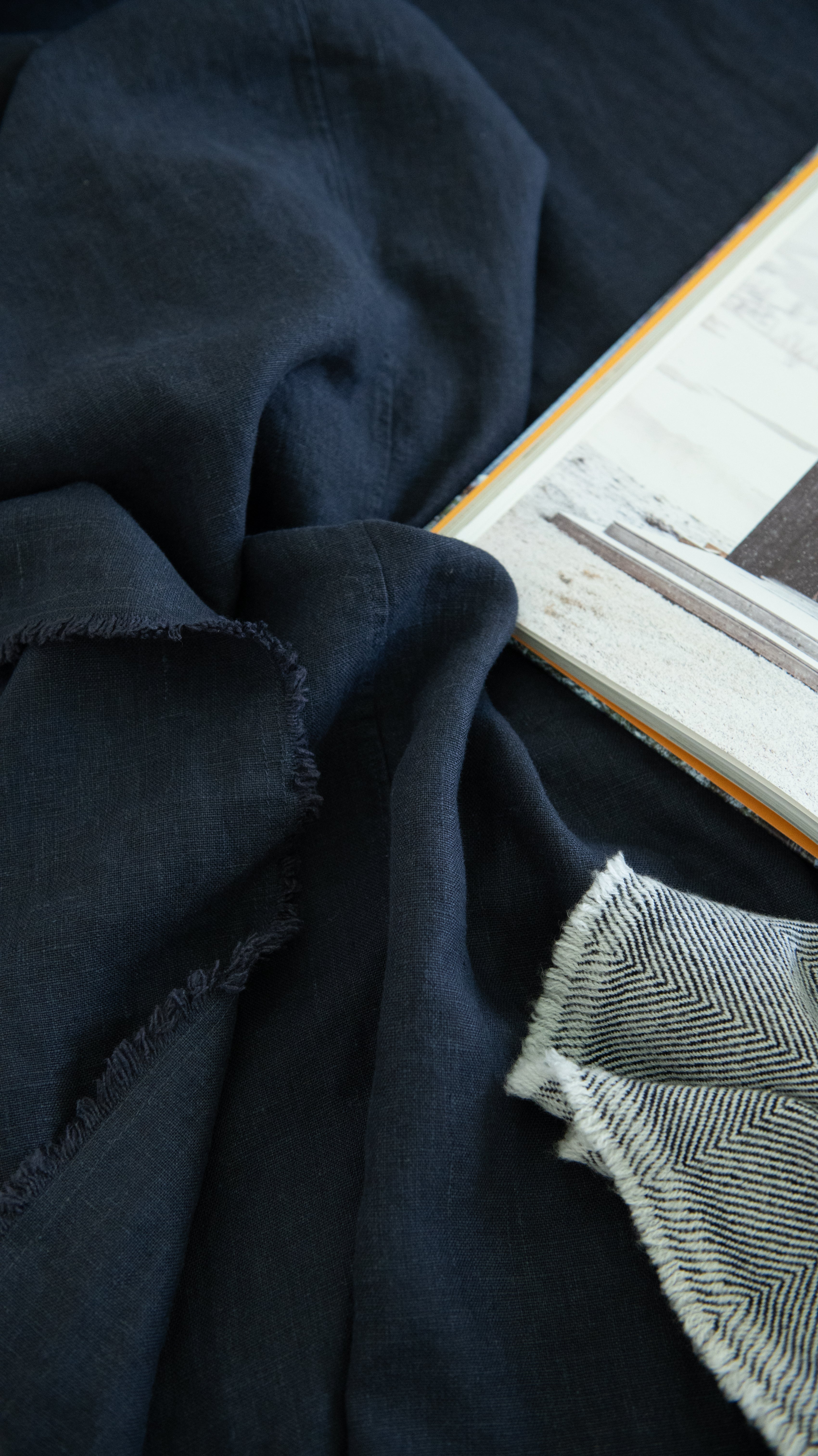 HEAVYWEIGHT OVERSIZED LINEN BED COVER - 345GSM