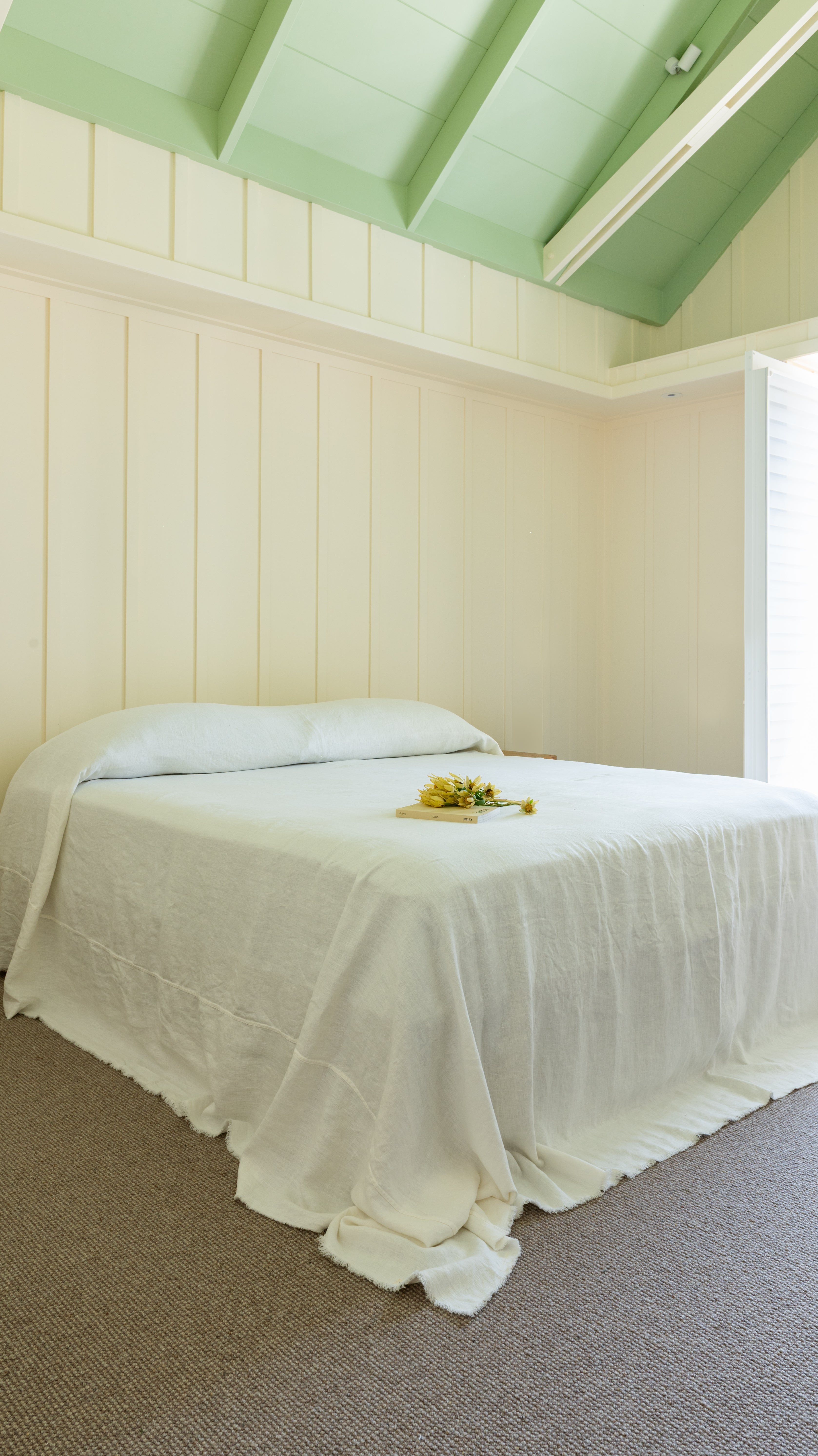 HEAVYWEIGHT OVERSIZED LINEN BED COVER - 345GSM