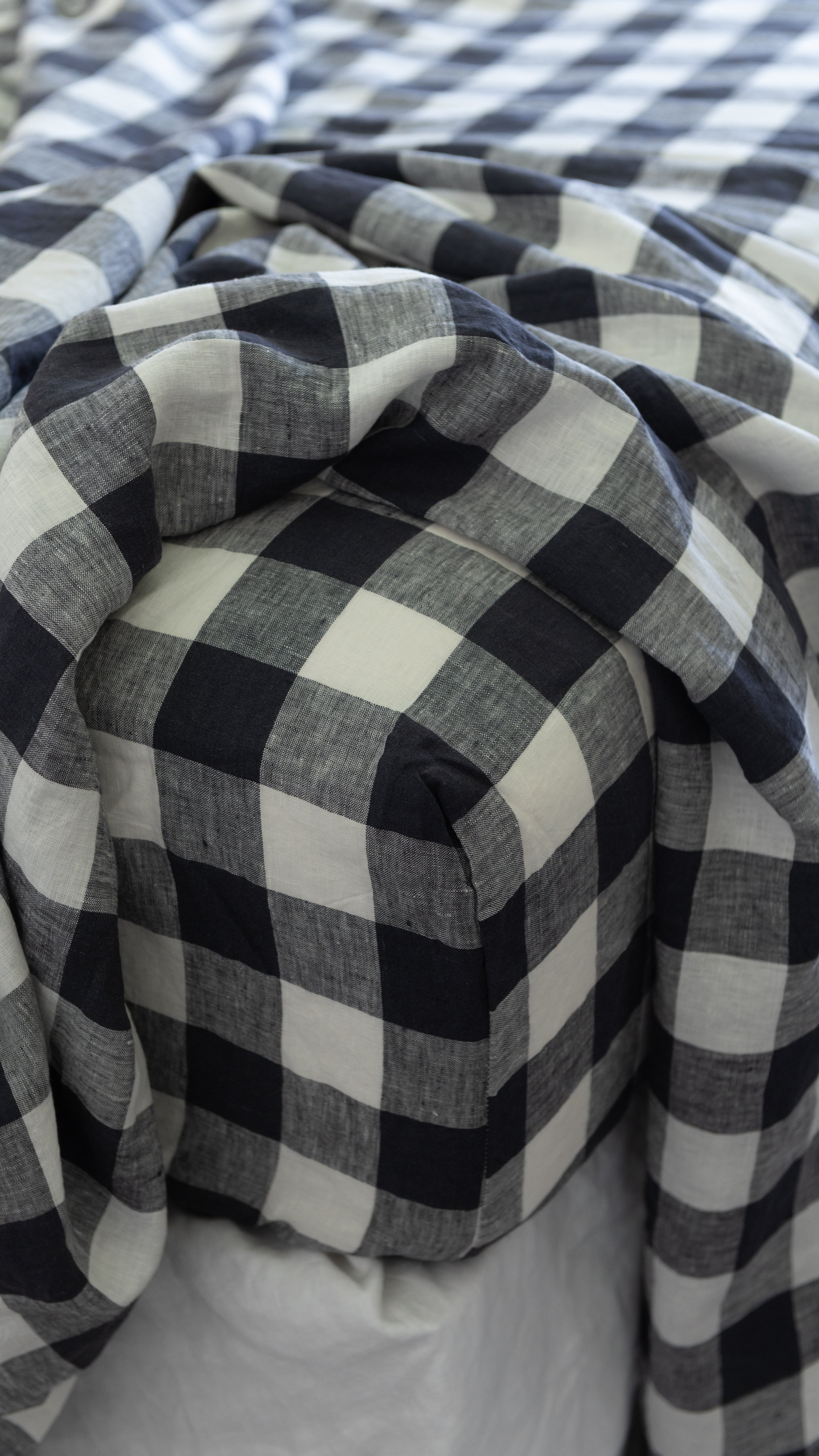 EUROPEAN FLAX LINEN FITTED SHEET - INDIGO BUFFALO CHECK