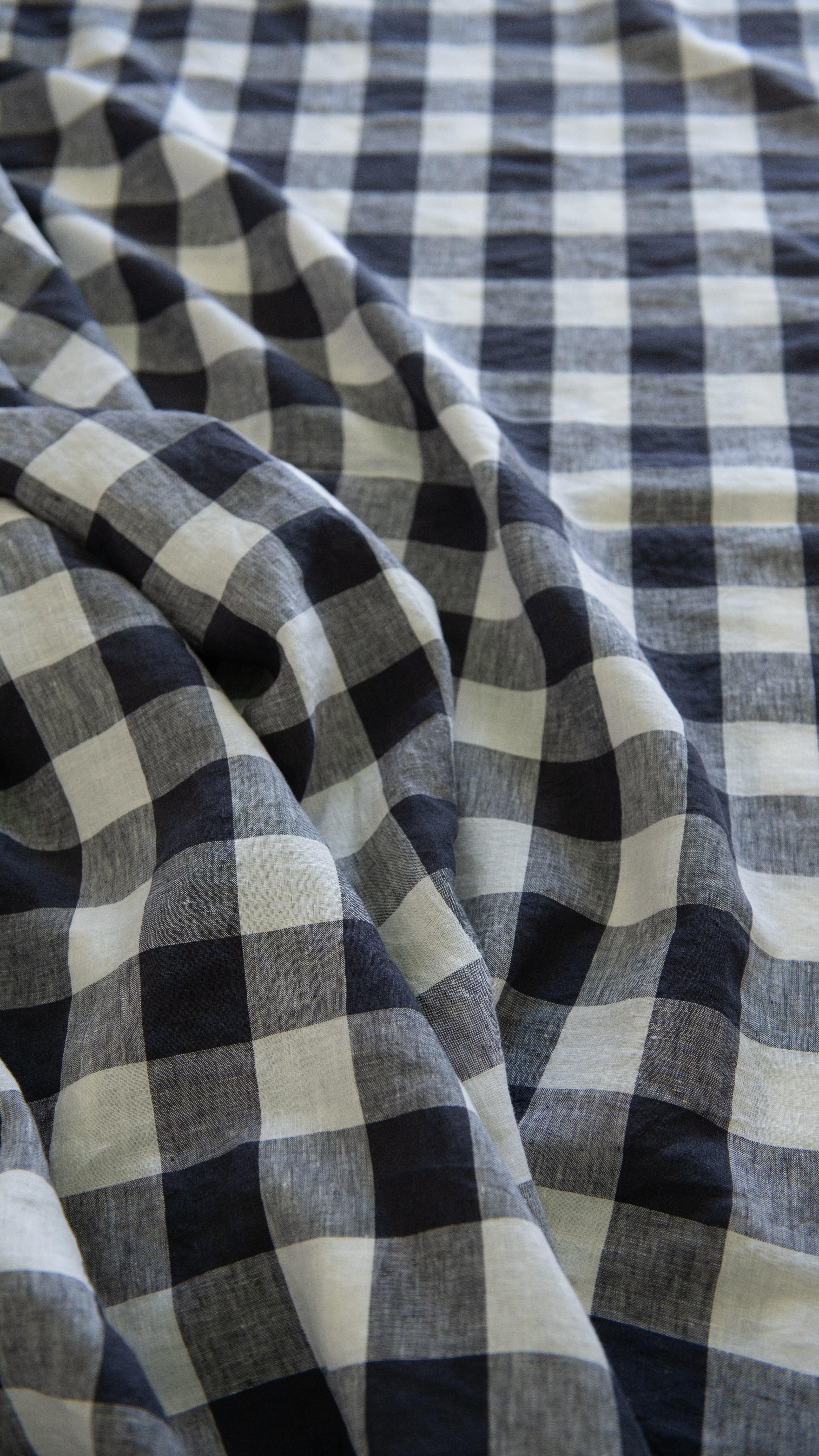 LINEN SHEET SET WITH PILLOWCASES - INDIGO BUFFALO CHECK