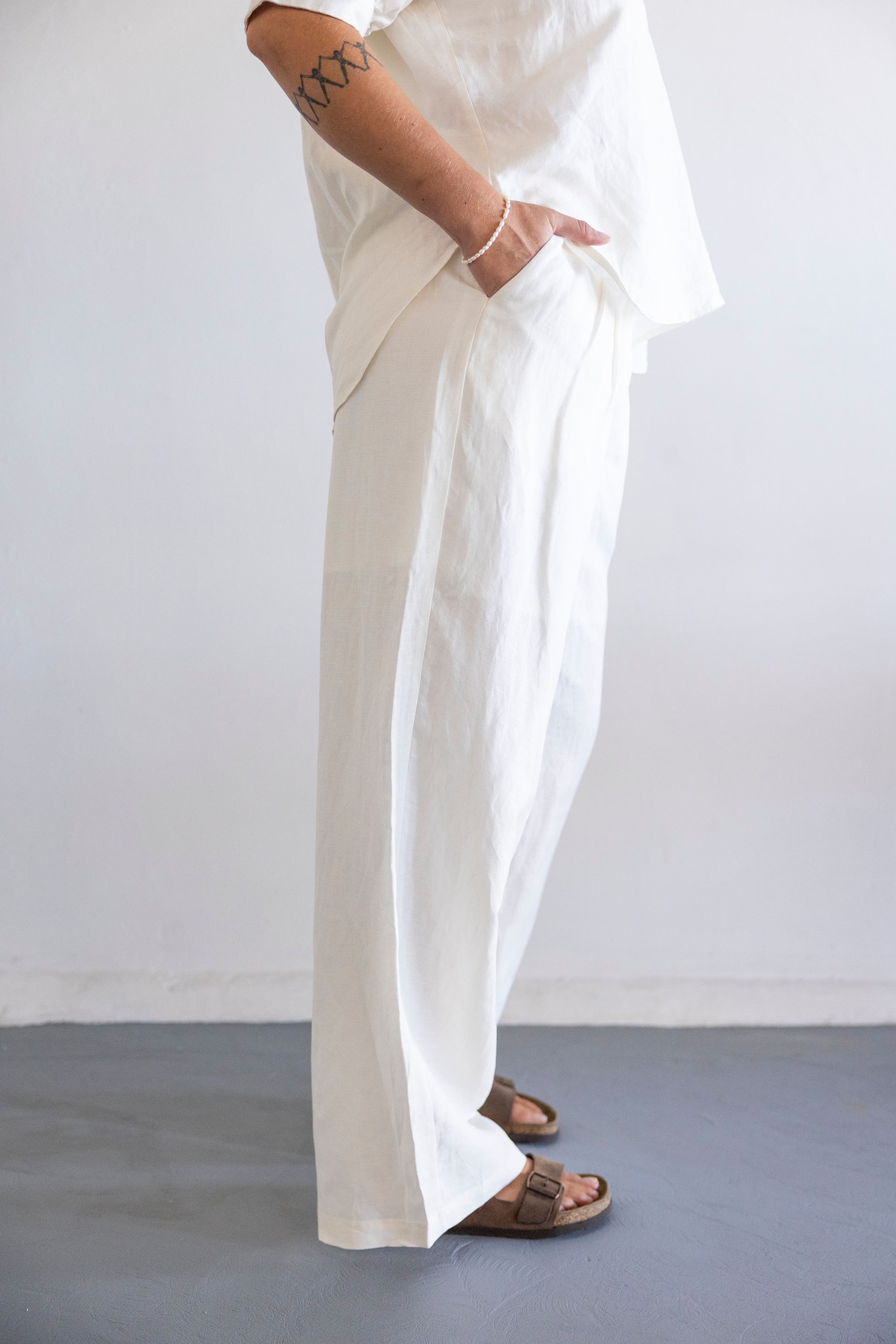 THE EXECUTIVE PANTS
