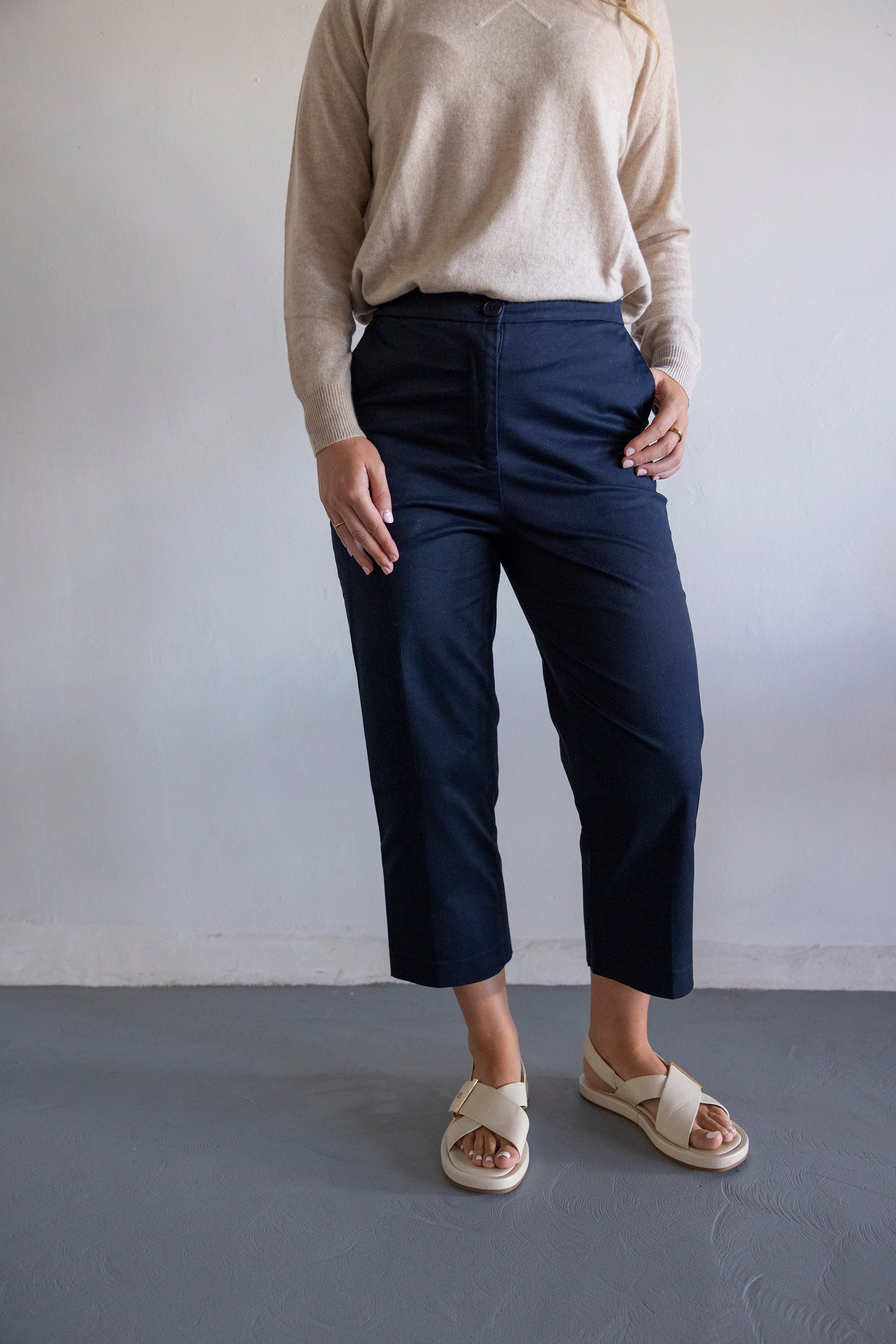 THE CLASSIC CROP PANTS