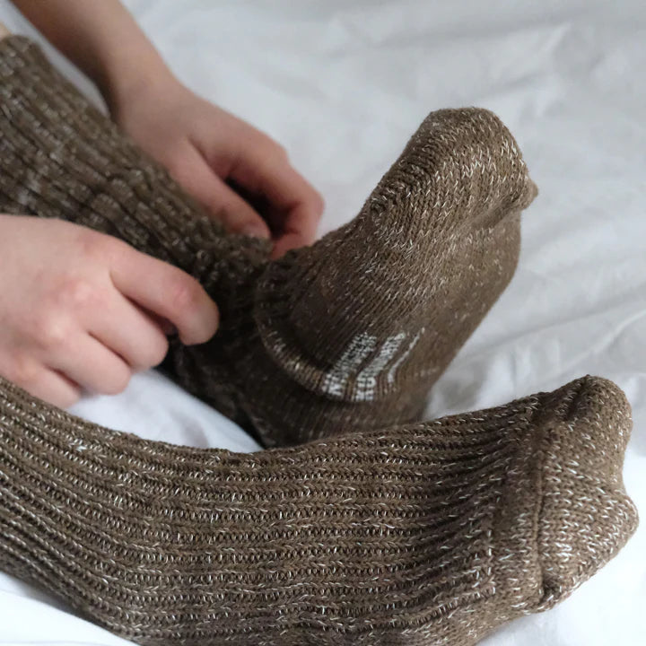 NISHIGUCHI KUTSUSHITA - HEMP COTTON RIBBED SOCKS