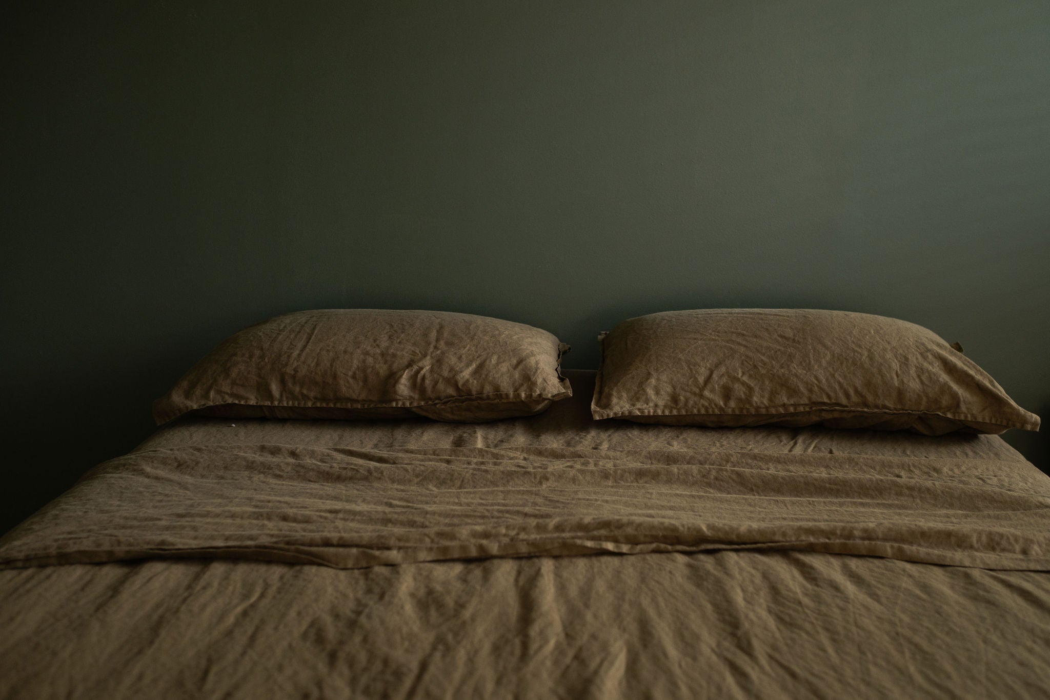 LINEN SHEET SET WITH PILLOWCASES - OLIVE