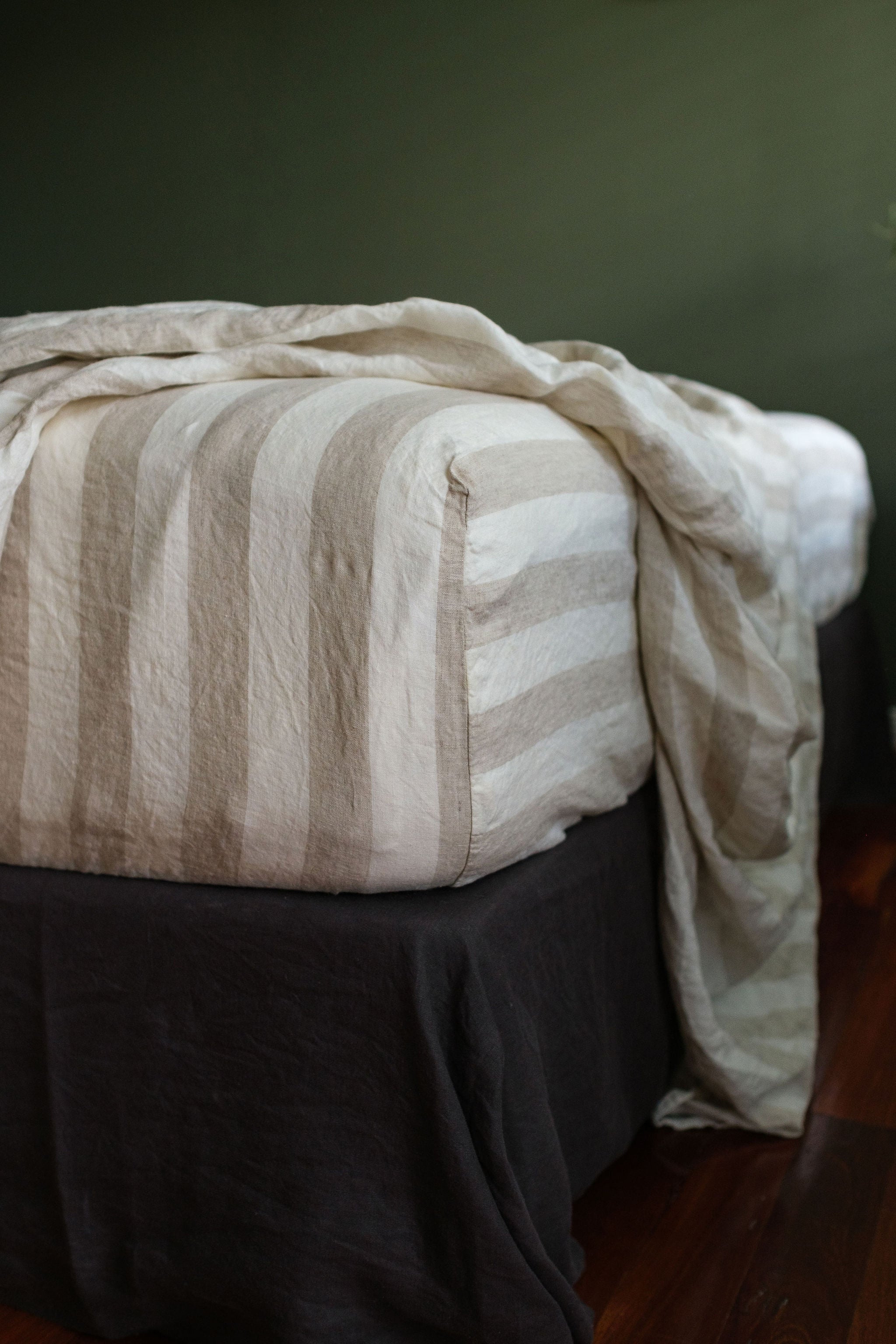 EUROPEAN FLAX LINEN FITTED SHEET - WIDE NATURAL STRIPE