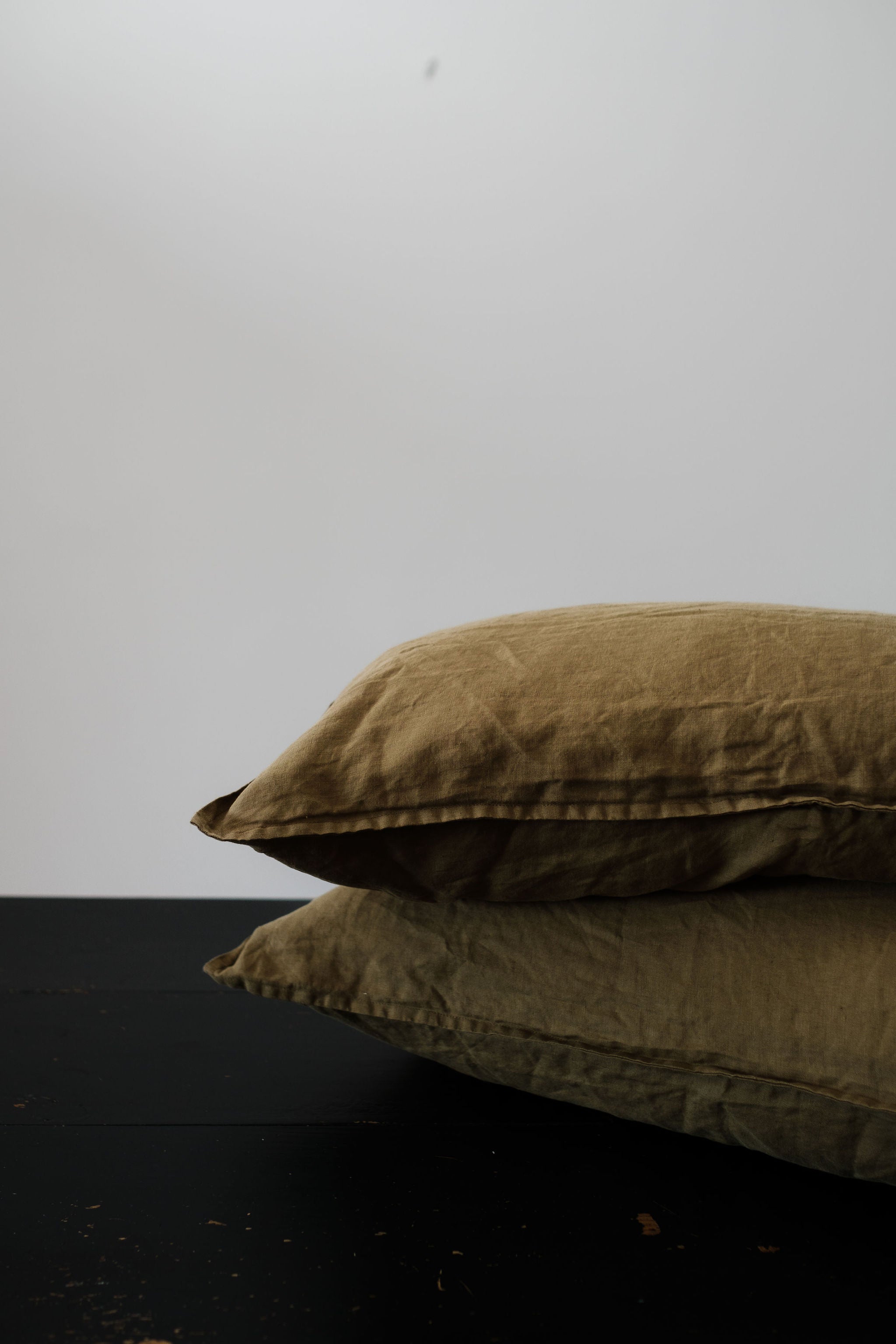 STANDARD FLAX LINEN PILLOWCASE PAIR - OLIVE