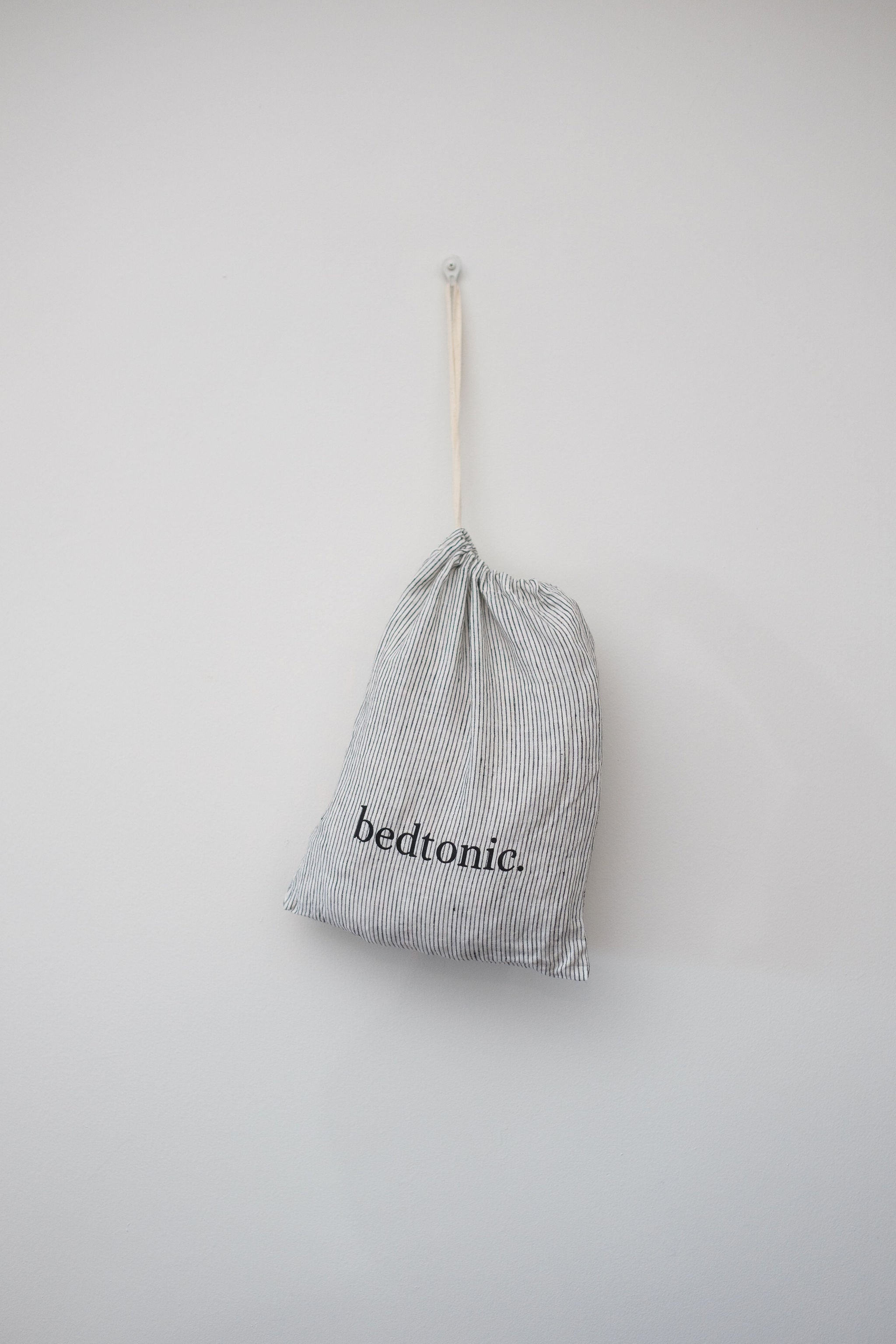 EUROPEAN FLAX LINEN FITTED SHEET - INK PINSTRIPE