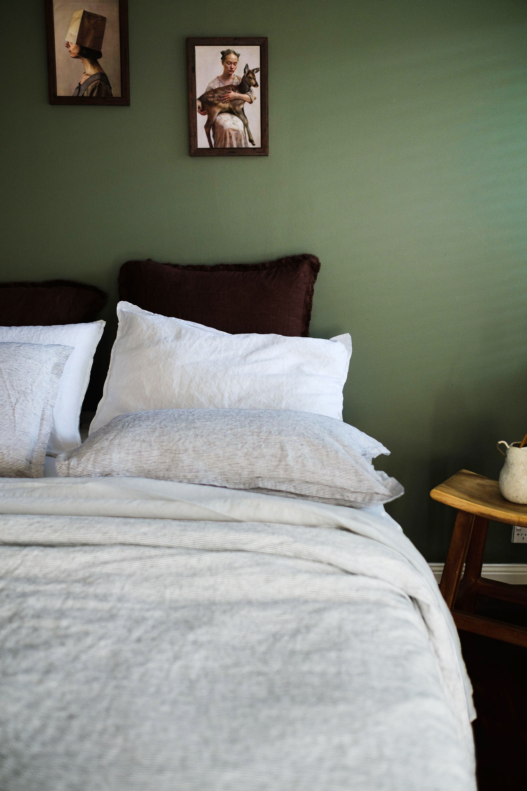 LINEN SHEET SET WITH PILLOWCASES - INK PINSTRIPES