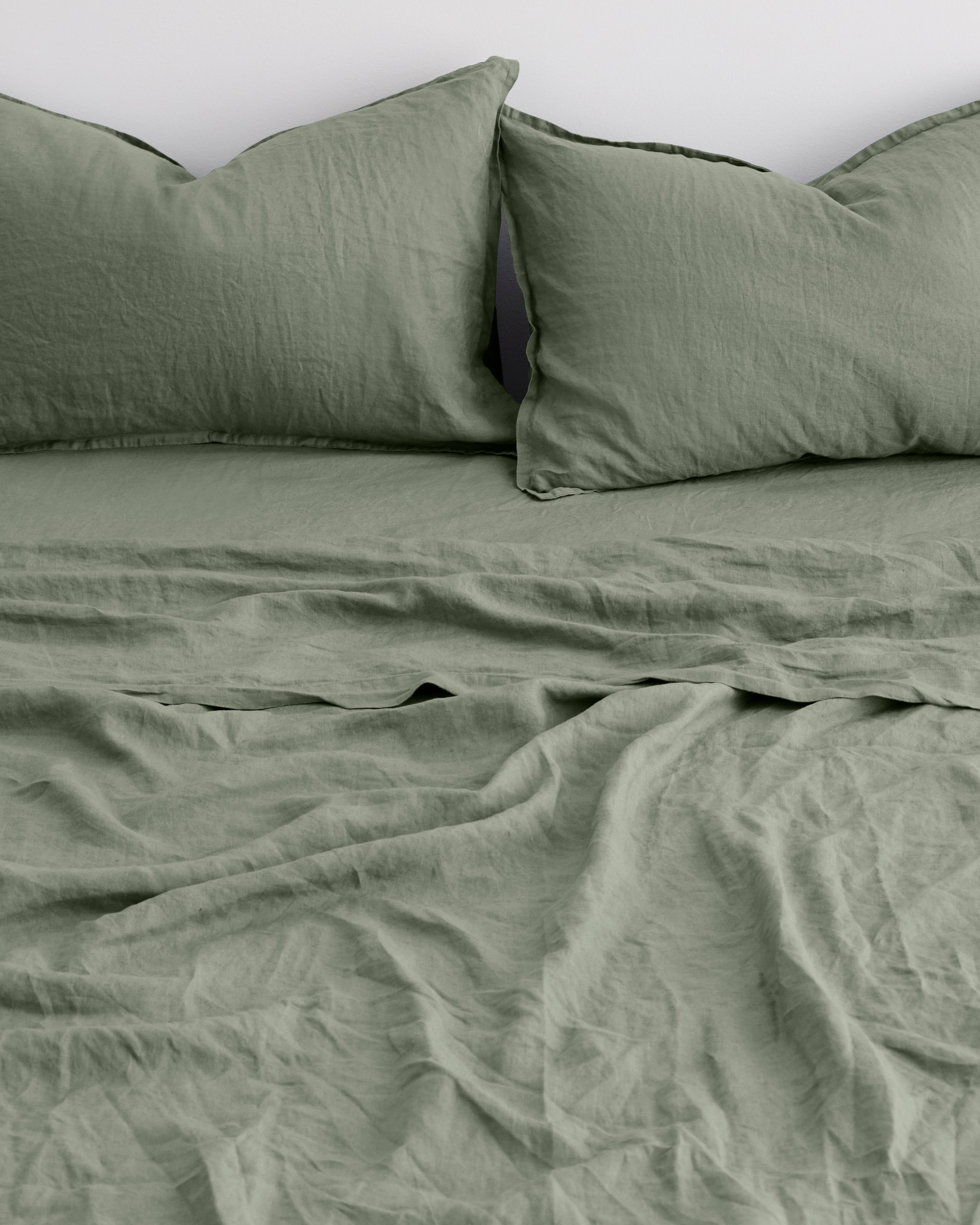 LINEN SHEET SET WITH PILLOWCASES - SAGE