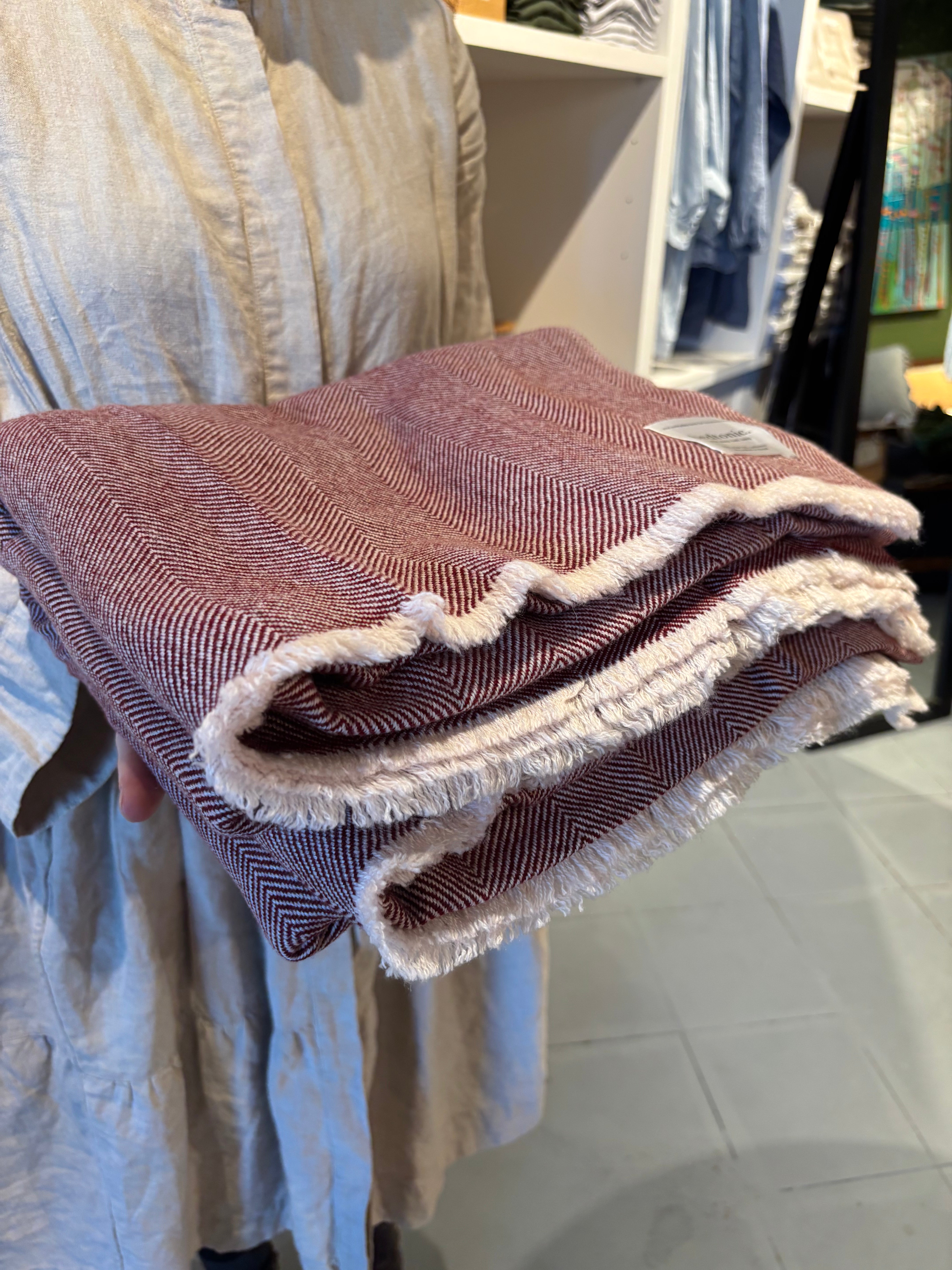WOOL + CASHMERE THROW - PINOT