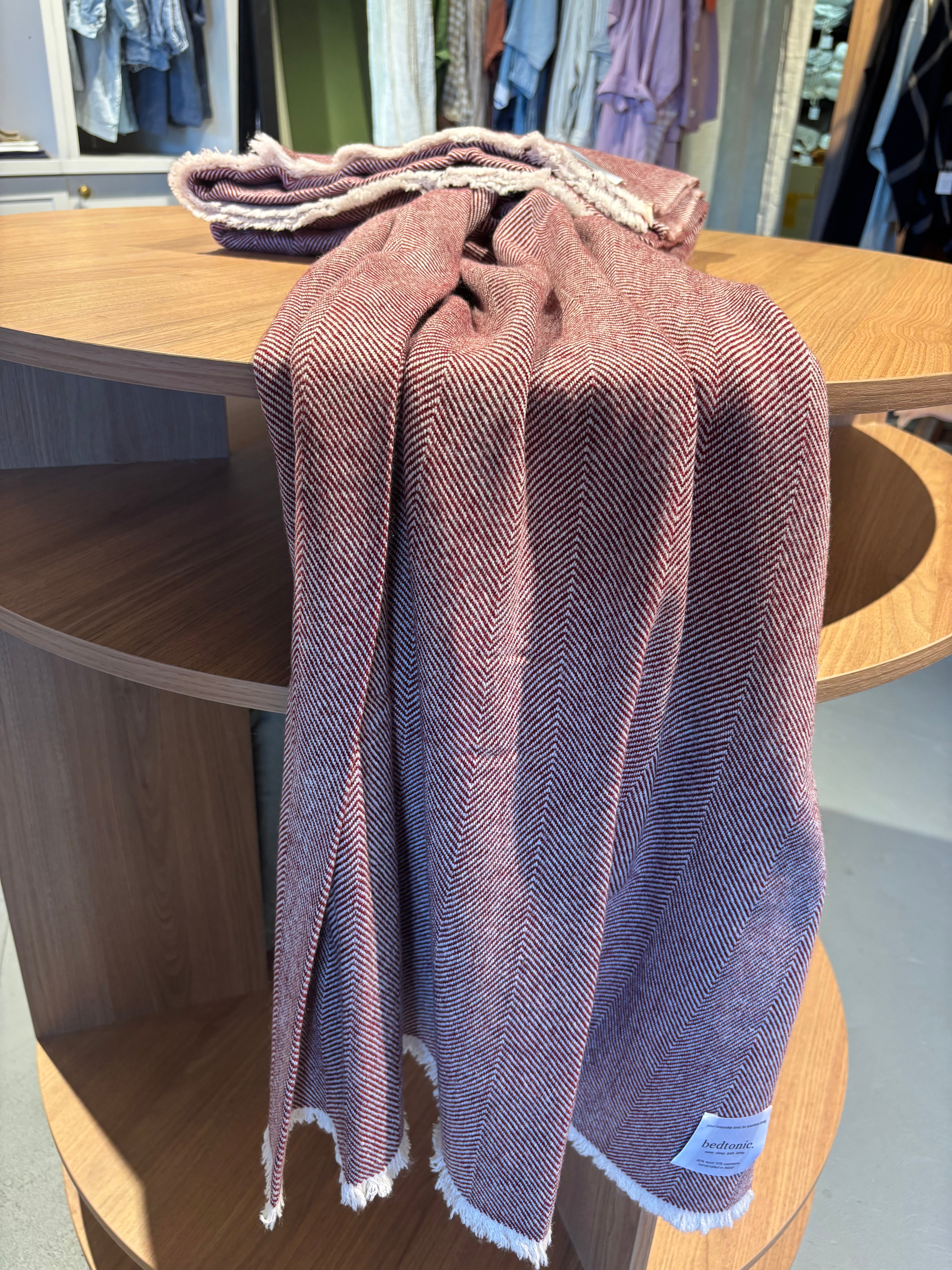 WOOL + CASHMERE THROW - PINOT