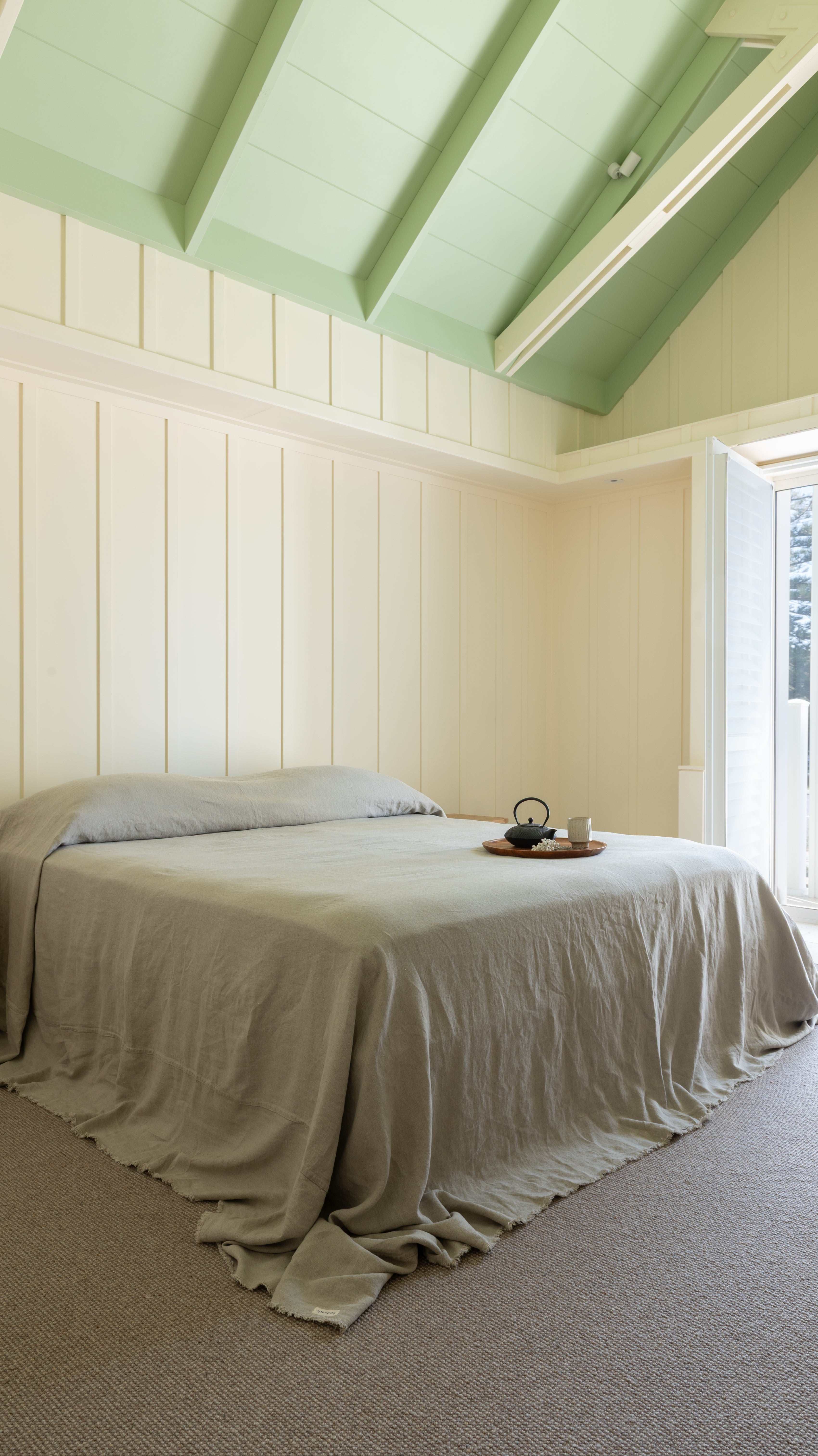 HEAVYWEIGHT OVERSIZED LINEN BED COVER - 345GSM