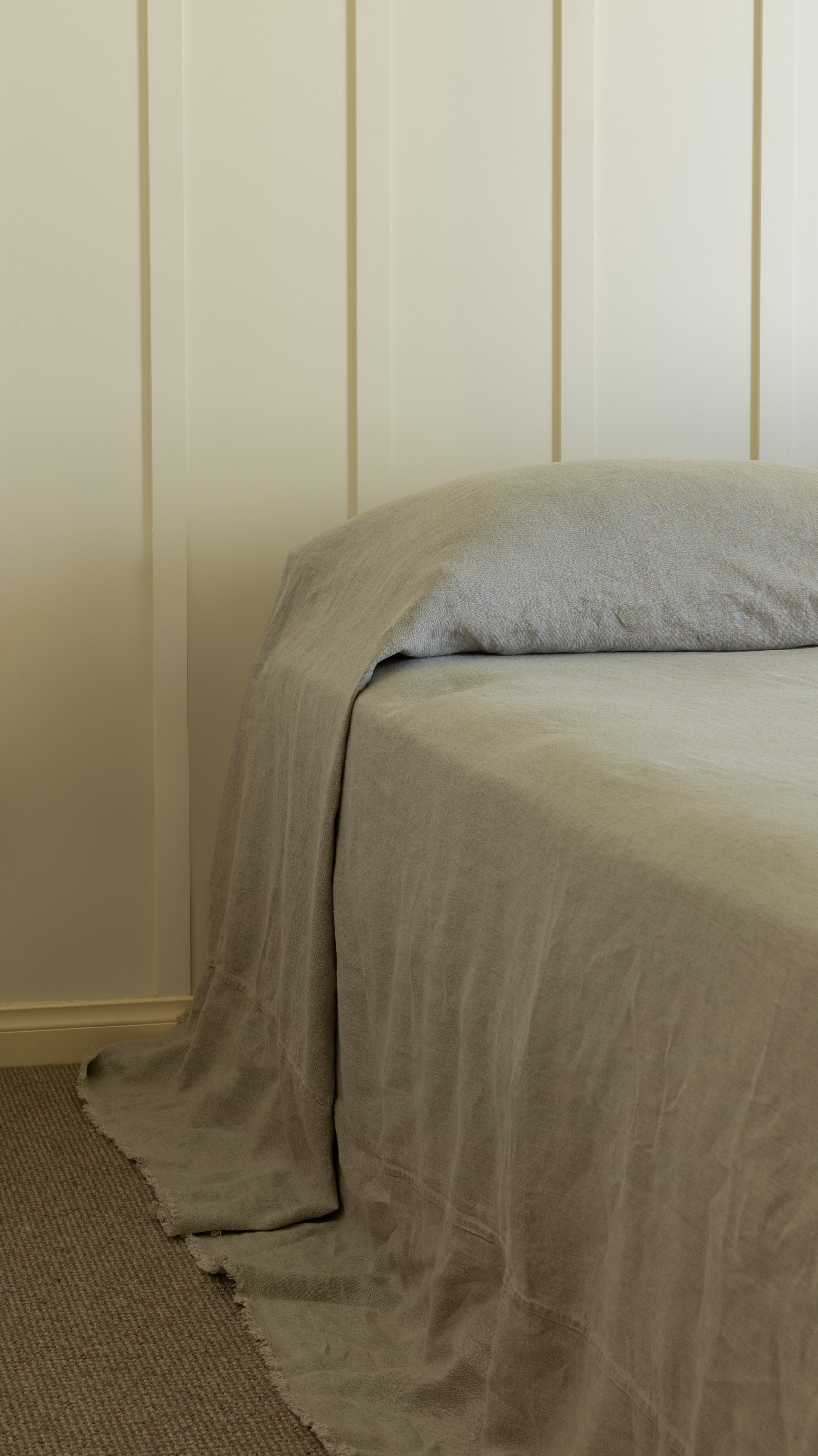 HEAVYWEIGHT OVERSIZED LINEN BED COVER - 345GSM