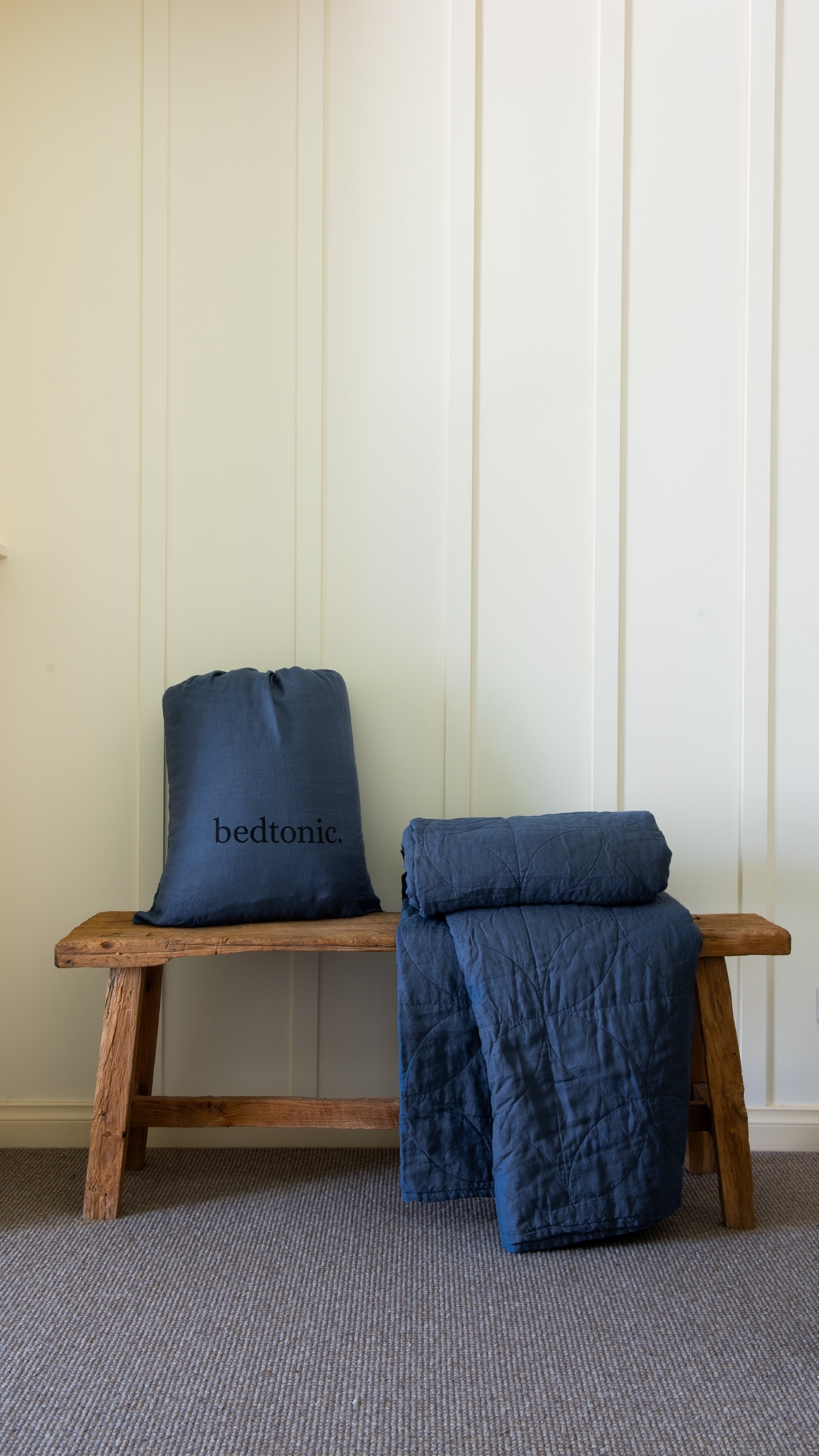 CIRCLE STITCHED FLAX LINEN BLANKET - DENIM BLUE
