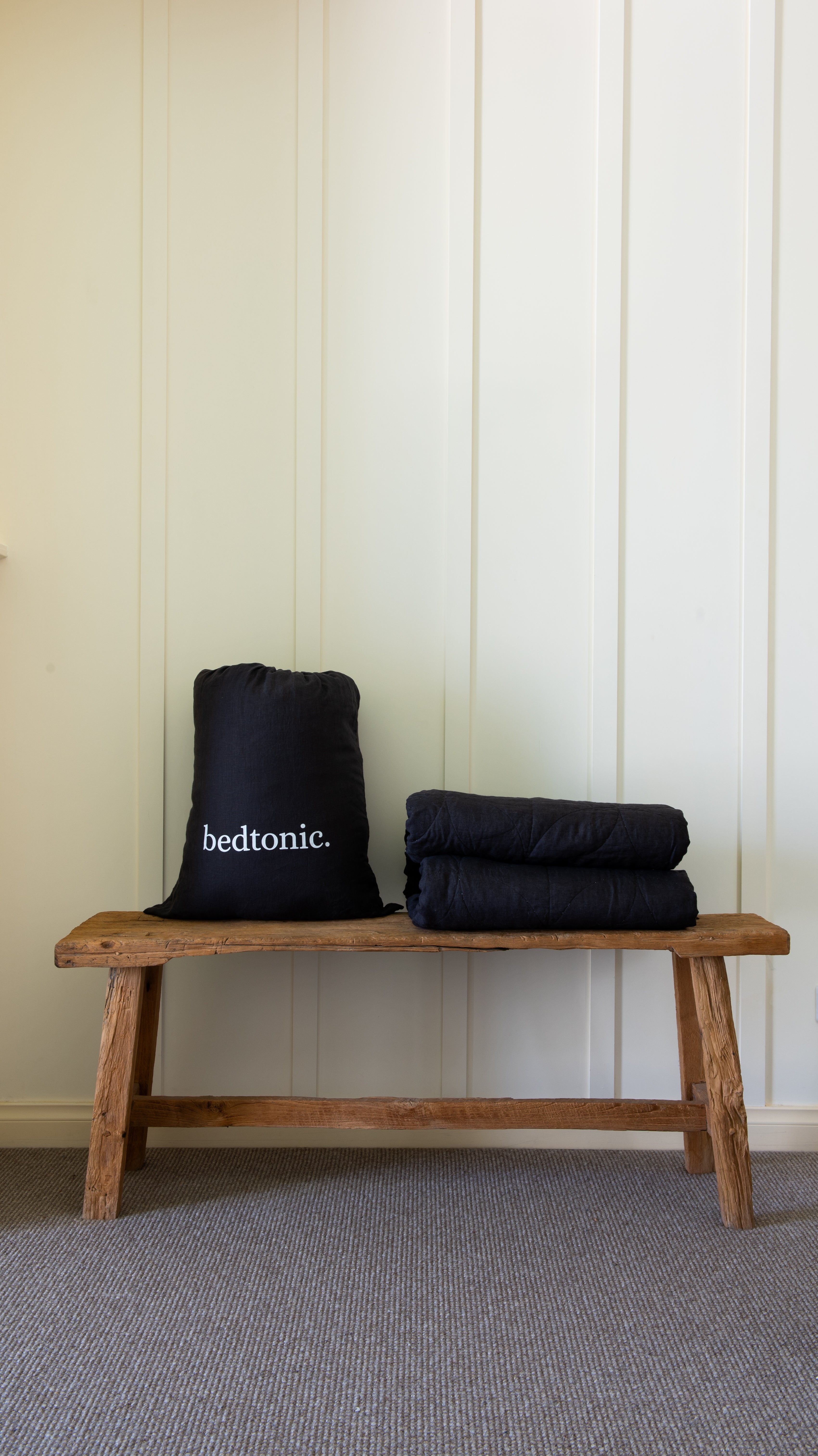 CIRCLE STITCHED FLAX LINEN BLANKET - DARK CHARCOAL