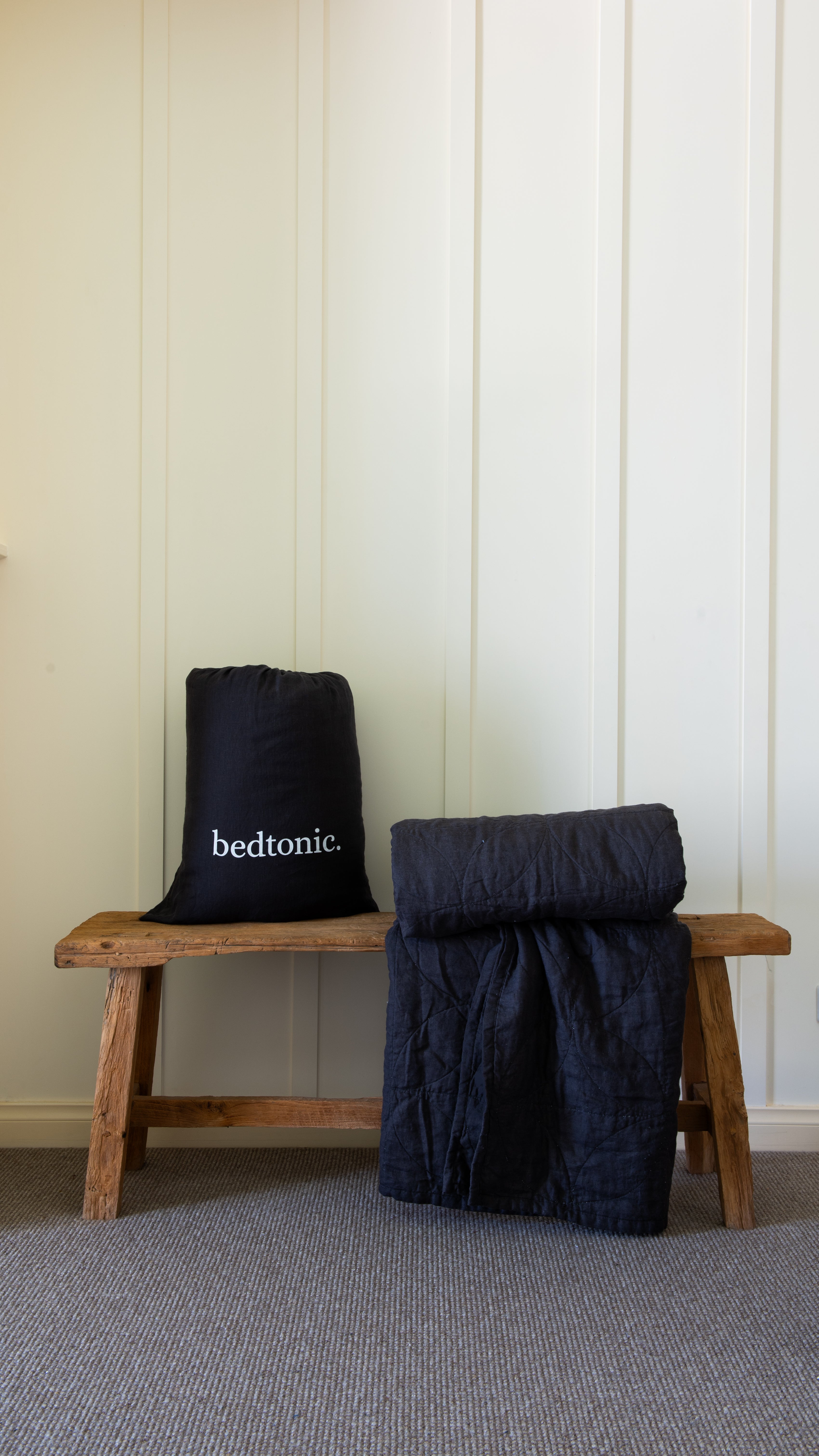 CIRCLE STITCHED FLAX LINEN BLANKET - DARK CHARCOAL