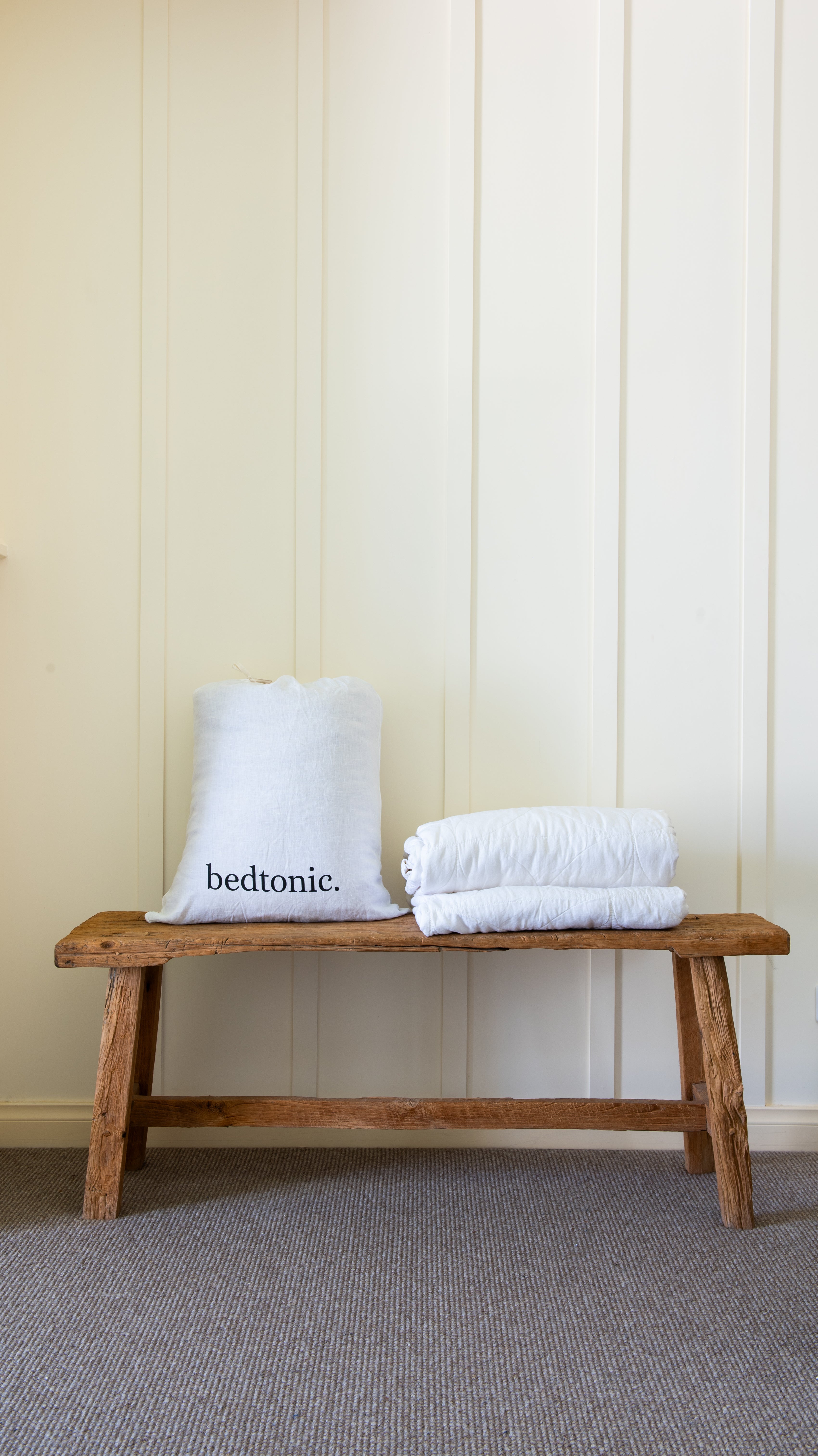 CIRCLE STITCHED FLAX LINEN BLANKET - WINTER WHITE