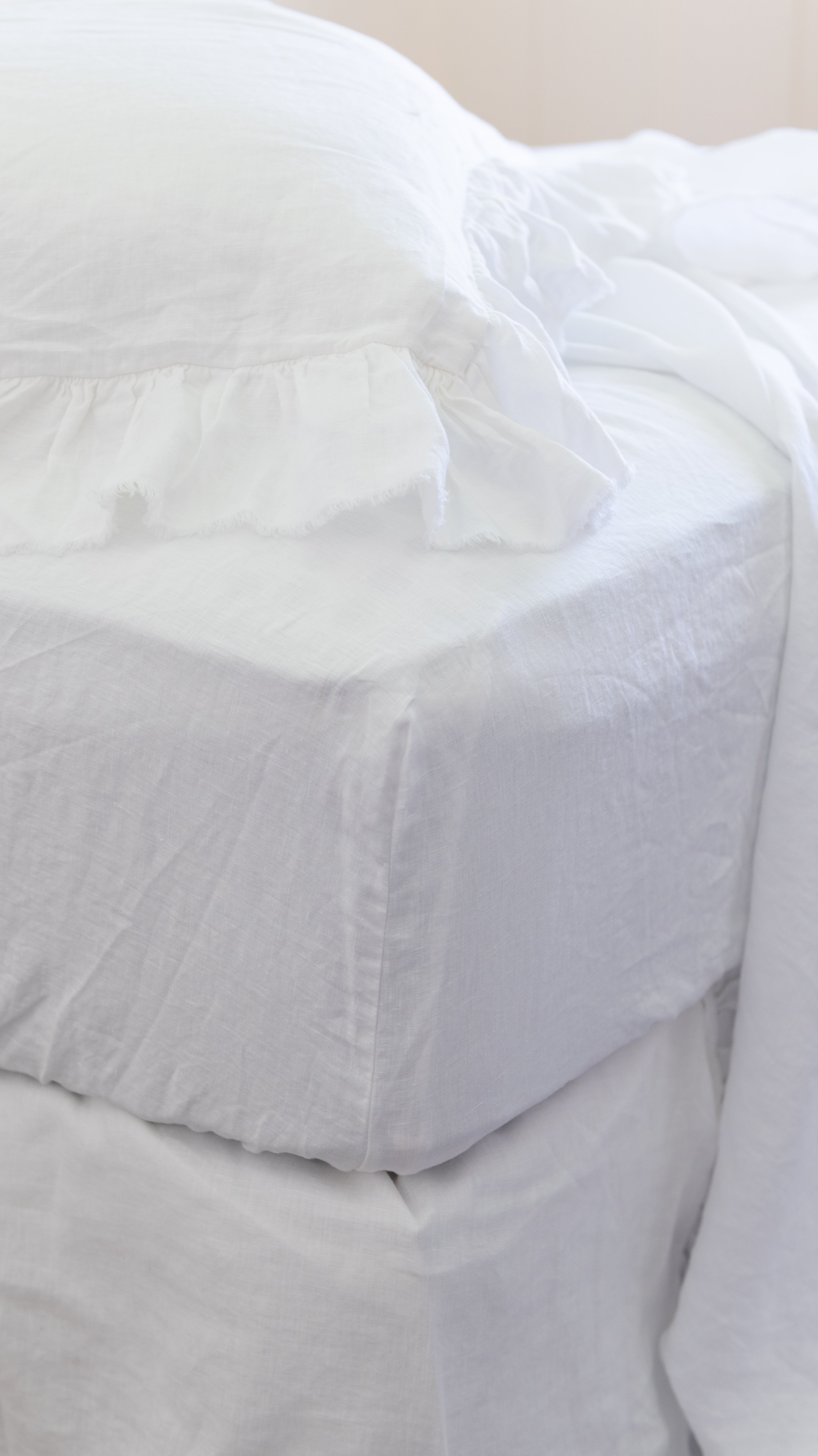 EUROPEAN FLAX LINEN FITTED SHEET - WINTER WHITE
