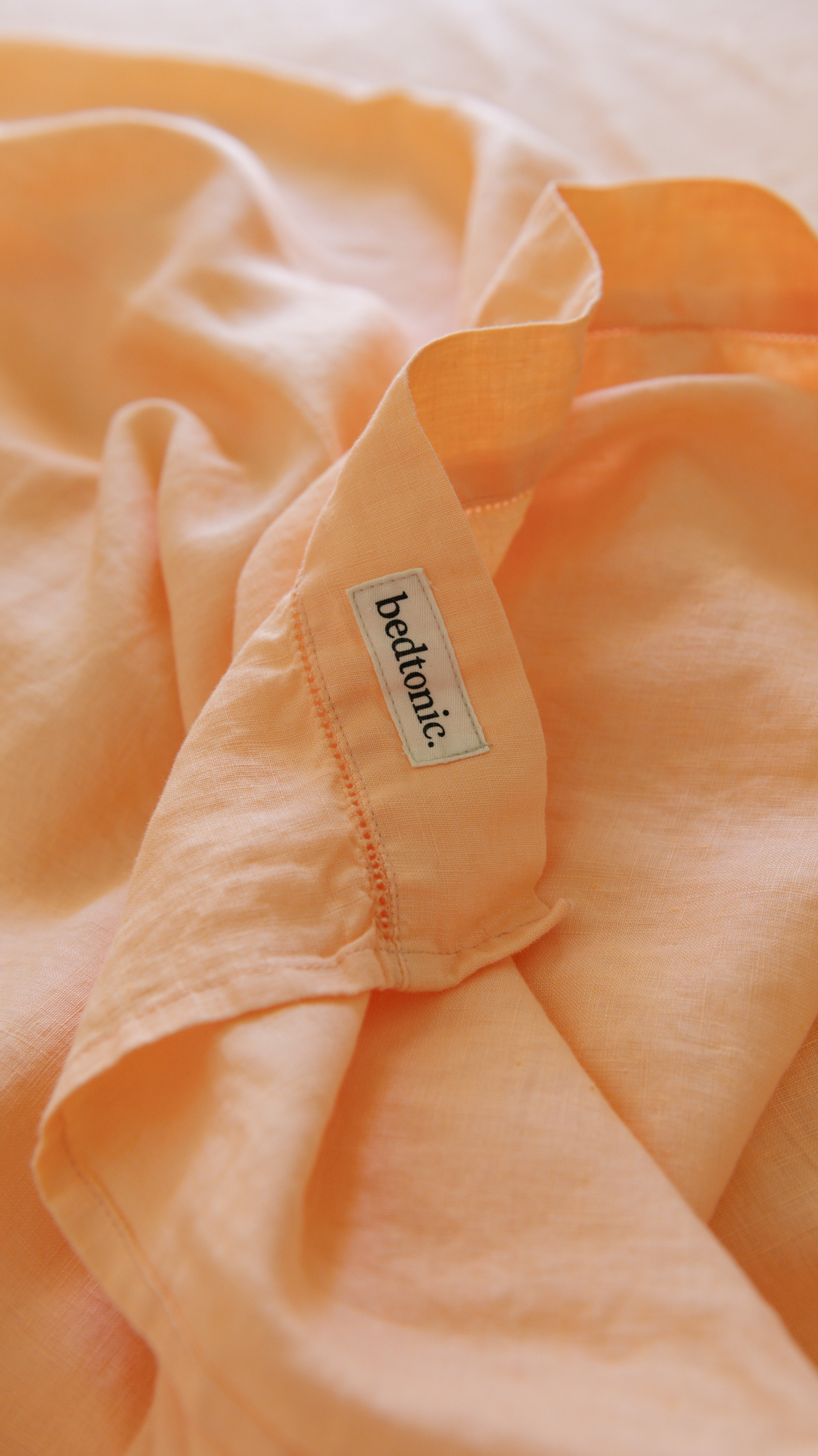 LINEN SHEET SET WITH PILLOWCASES - PEACH