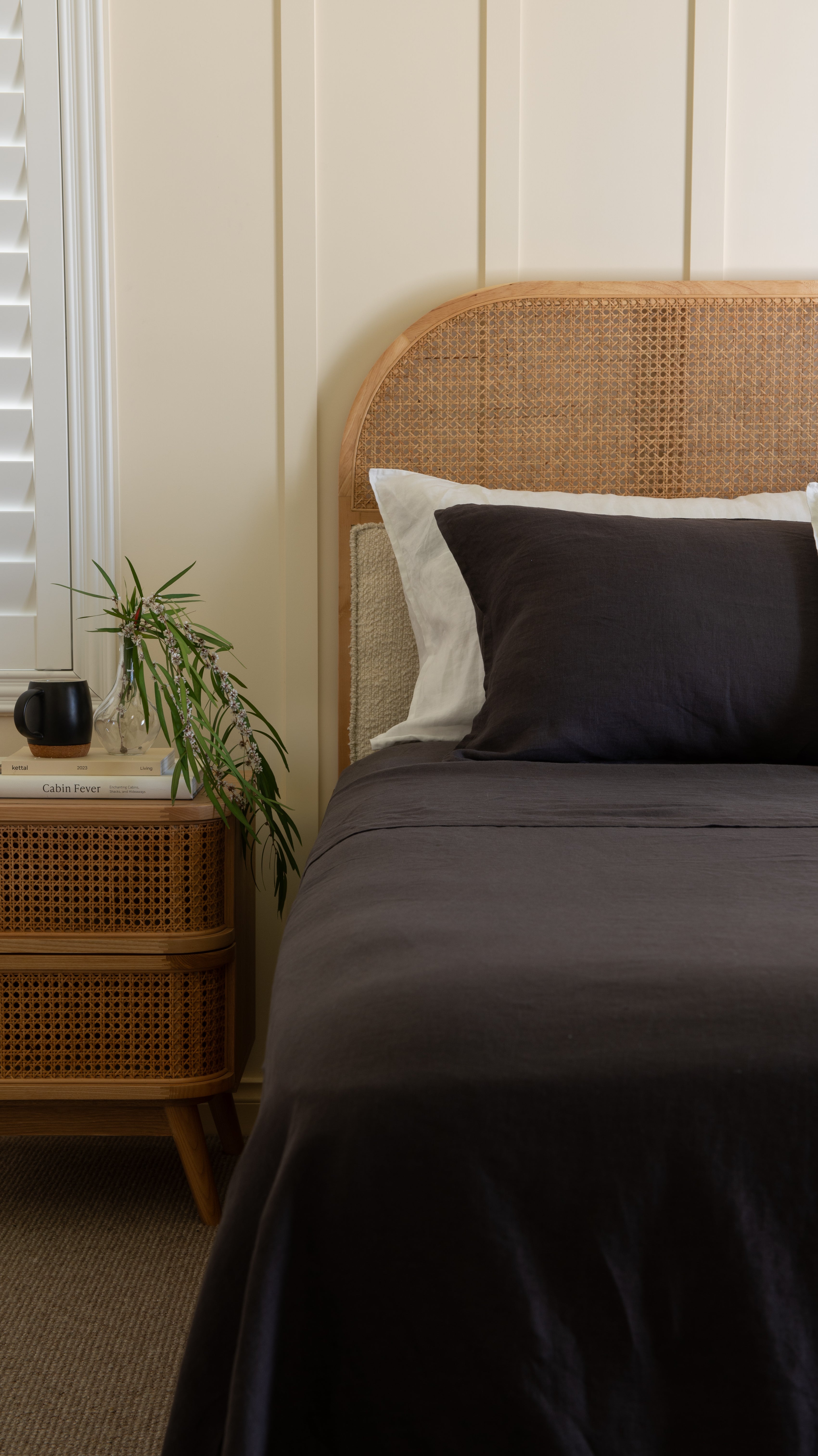 LINEN SHEET SET WITH PILLOWCASES - DARK CHARCOAL