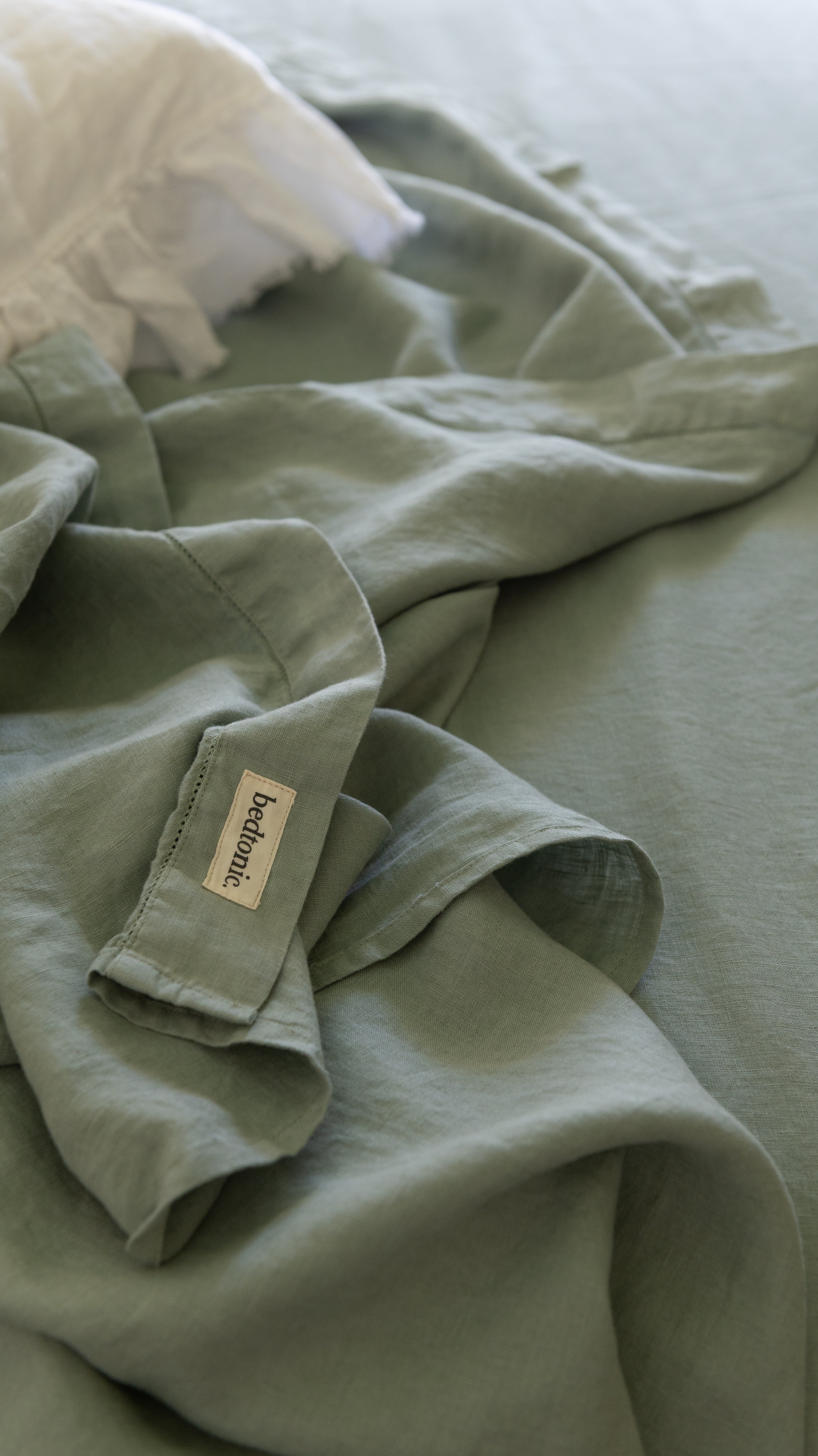 LINEN SHEET SET WITH PILLOWCASES - SAGE