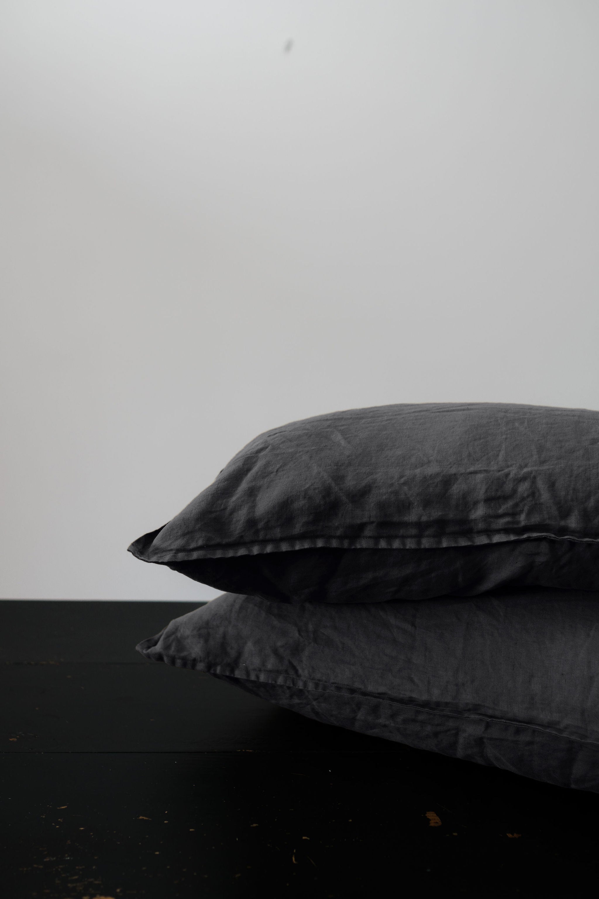 STANDARD FLAX LINEN PILLOWCASE PAIR - DARK CHARCOAL