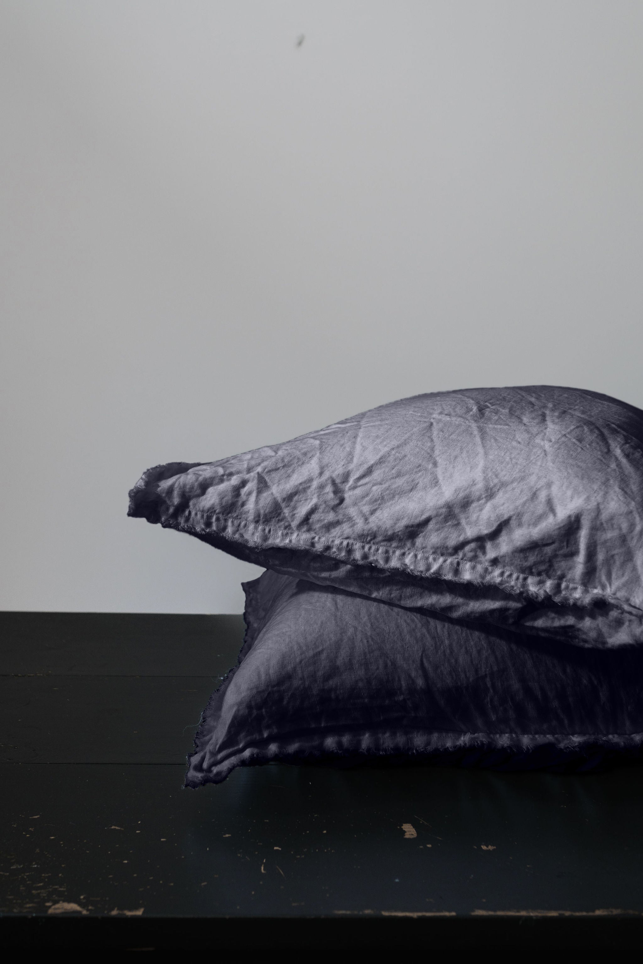 HAND-FRAYED EUROPEAN LINEN PILLOWCASE PAIR - INDIGO