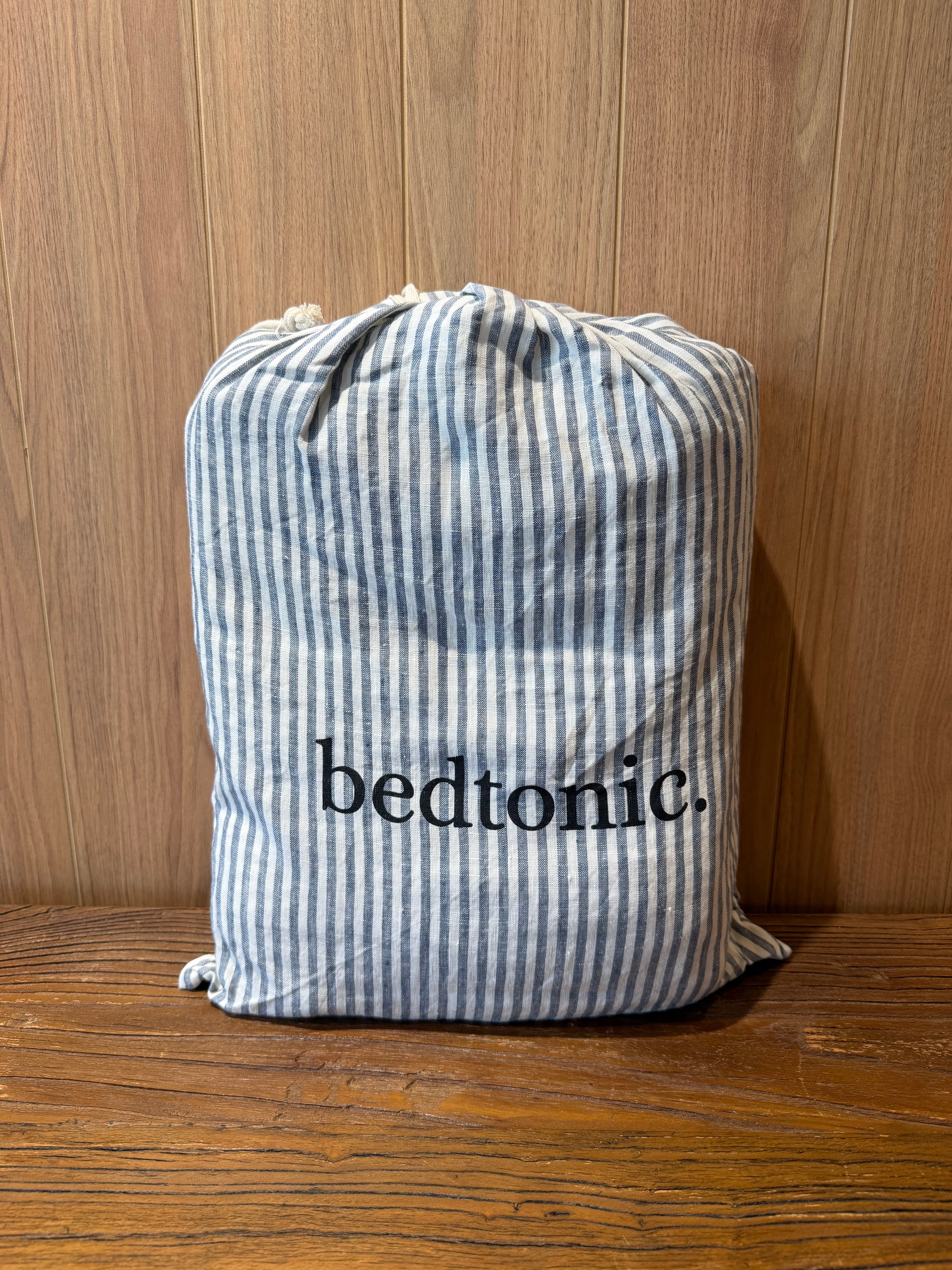 LINEN SHEET SET WITH PILLOWCASES - BLUE STRIPES